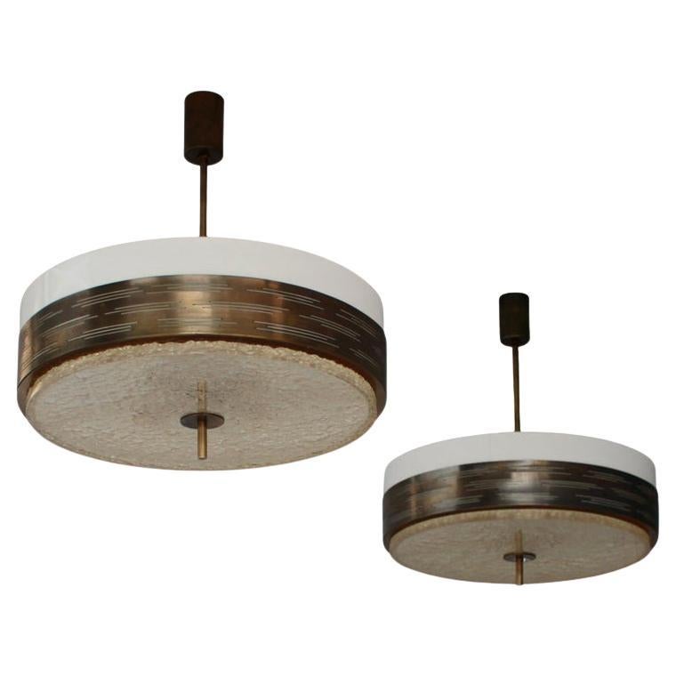 2 belles pendentifs en Dallux, métal et plexiglas des années 1960