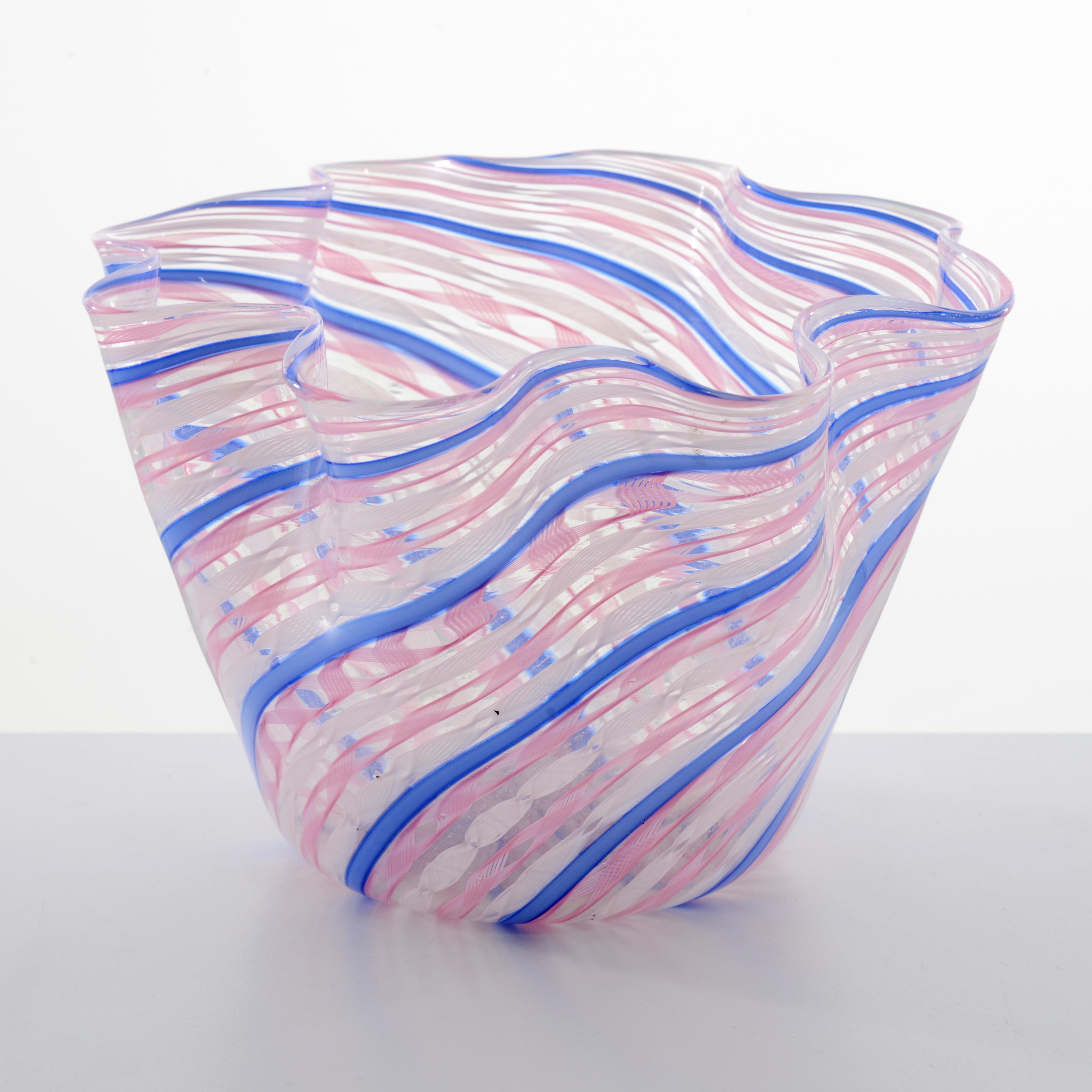 Fratelli Toso FAZZOLETTO Vaso a fazzoletto, Collezione Leslie Pina in vendita 3
