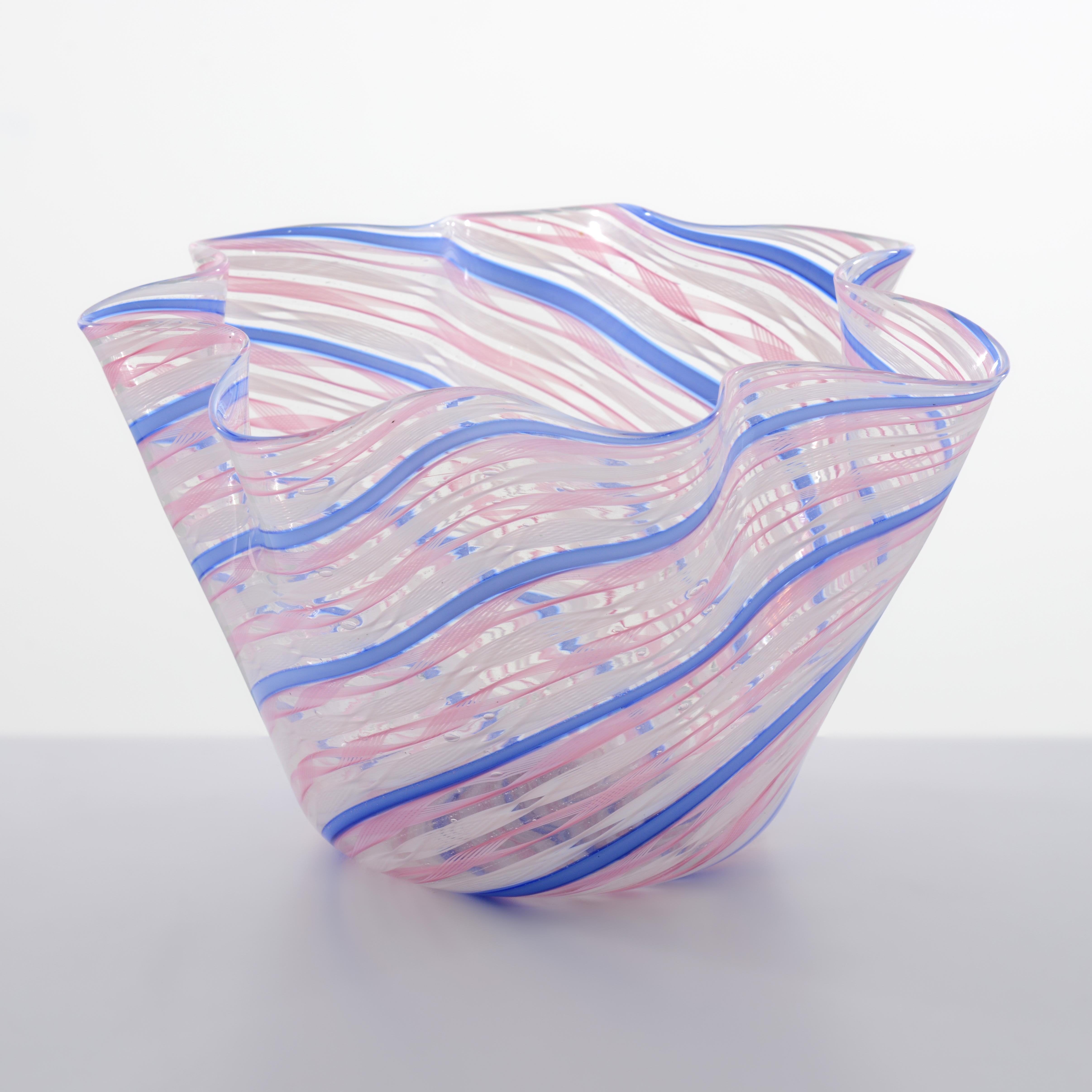 Fratelli Toso FAZZOLETTO Vaso a fazzoletto, Collezione Leslie Pina in vendita 2