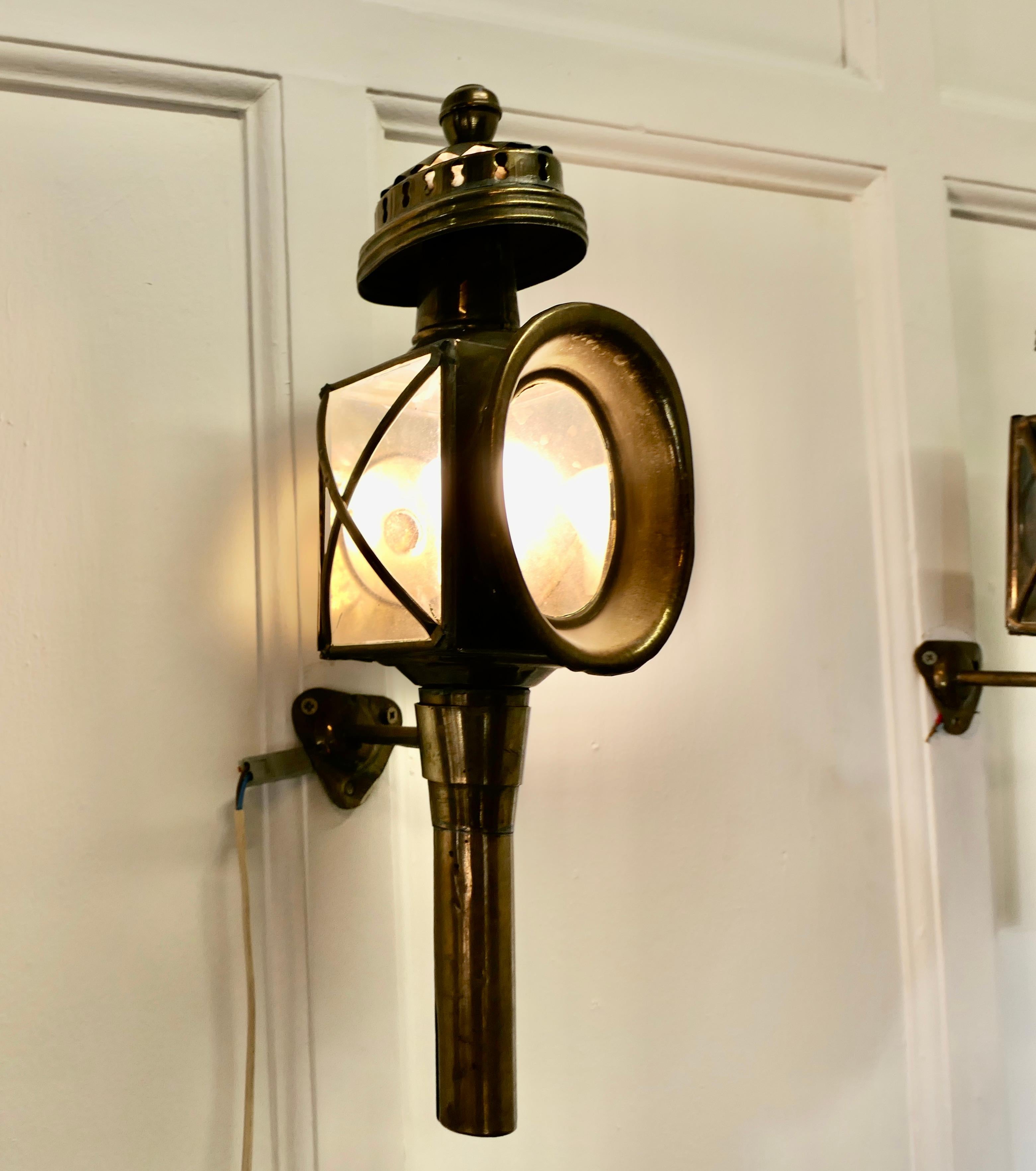 2 French Electrified Brass Carriage Lights, Wall Lanterns    In Good Condition In Chillerton, Isle of Wight