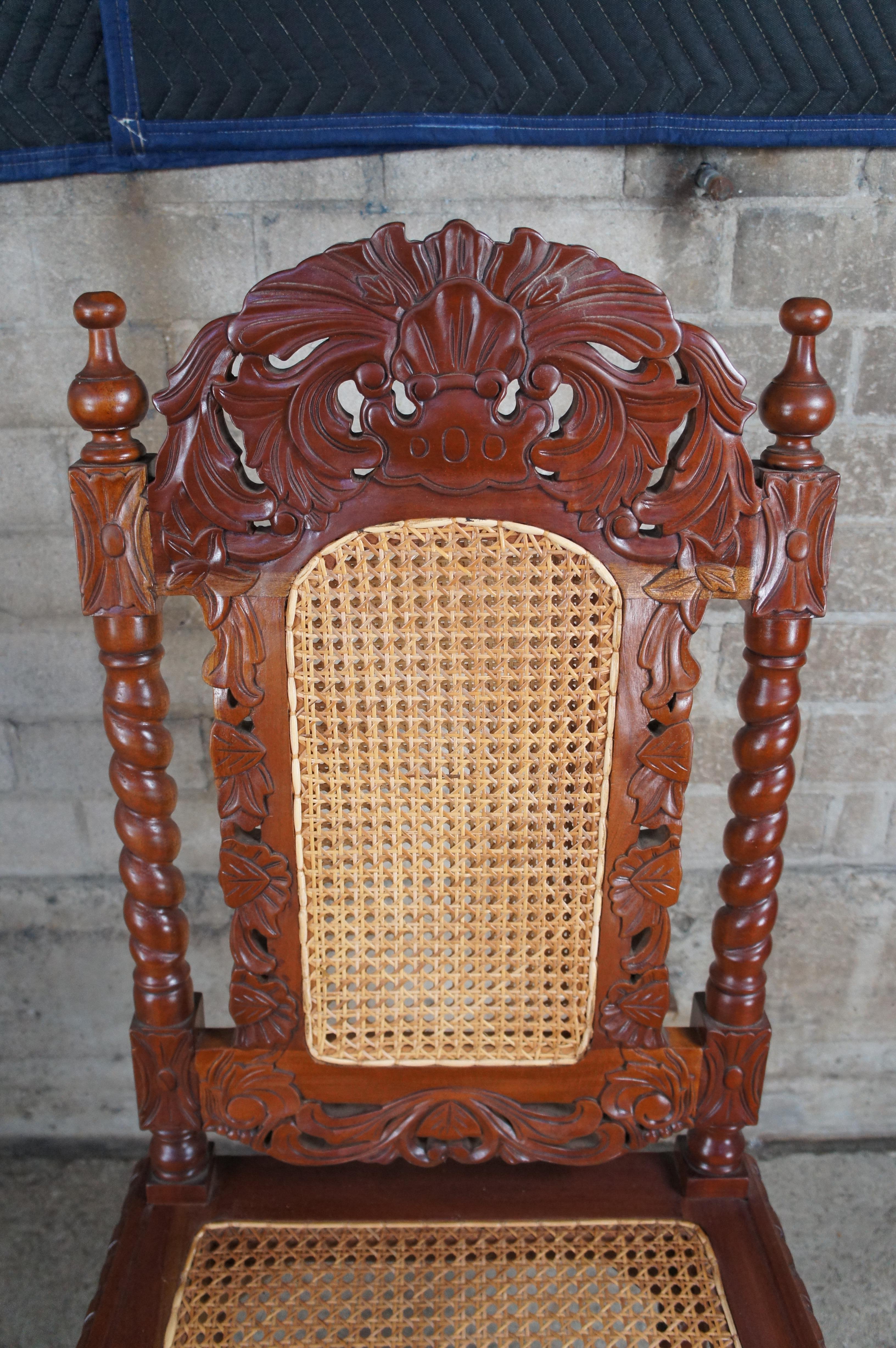 2 chaises d'appoint en acajou sculpté de style Louis XIII en tiges d'orge torsadées en vente 1