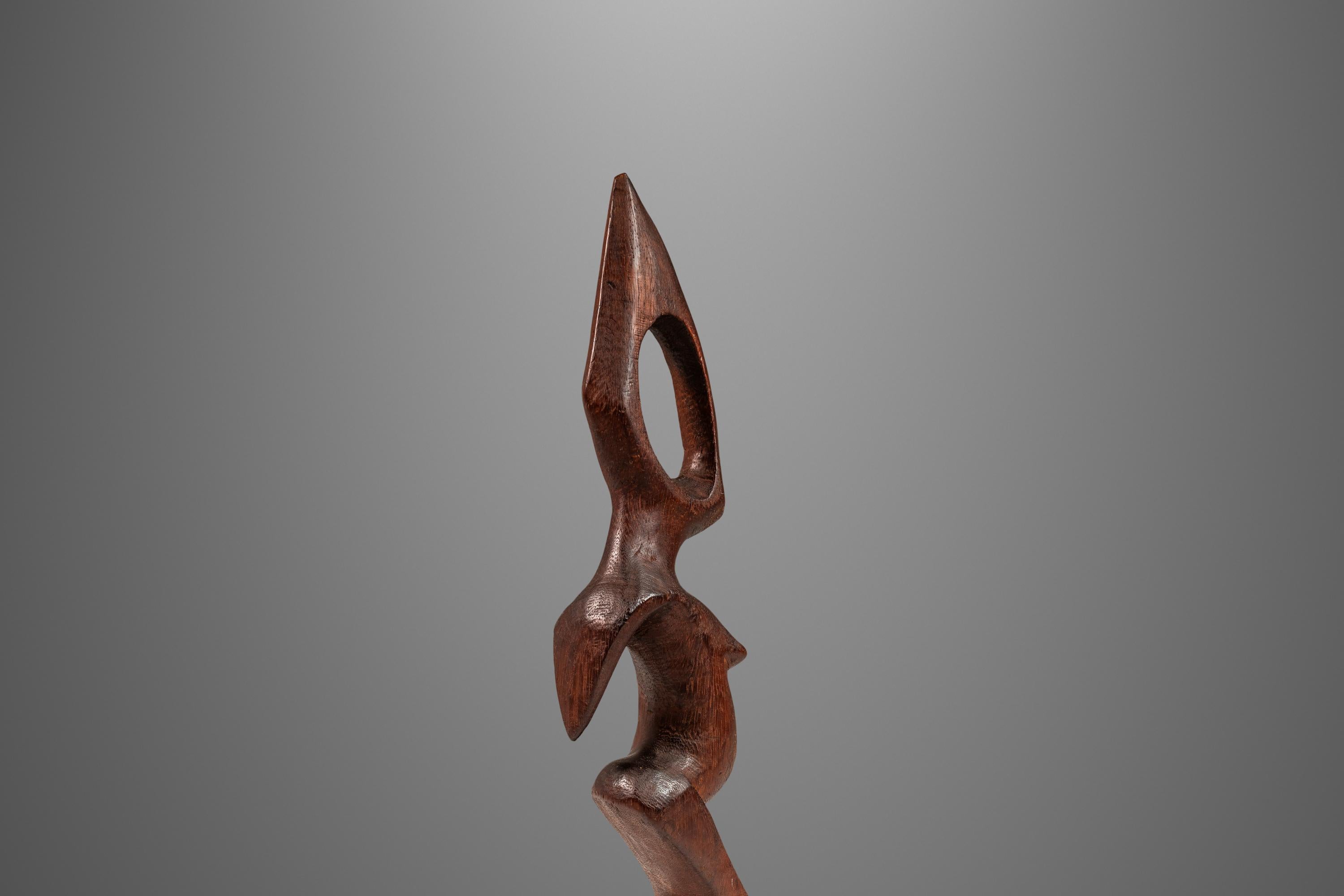 2 ft Pregnant Humanoid Sculpture Carved from Solid Mahogany, West Africa, 1970's in vendita 4
