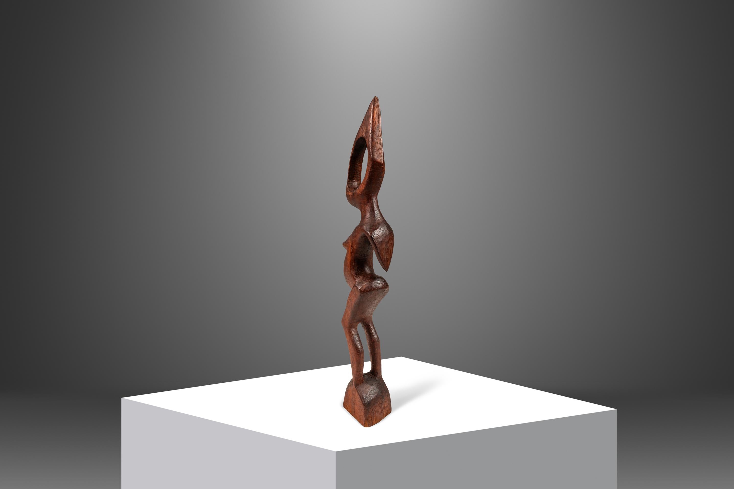 Mid-Century moderno 2 ft Pregnant Humanoid Sculpture Carved from Solid Mahogany, West Africa, 1970's in vendita