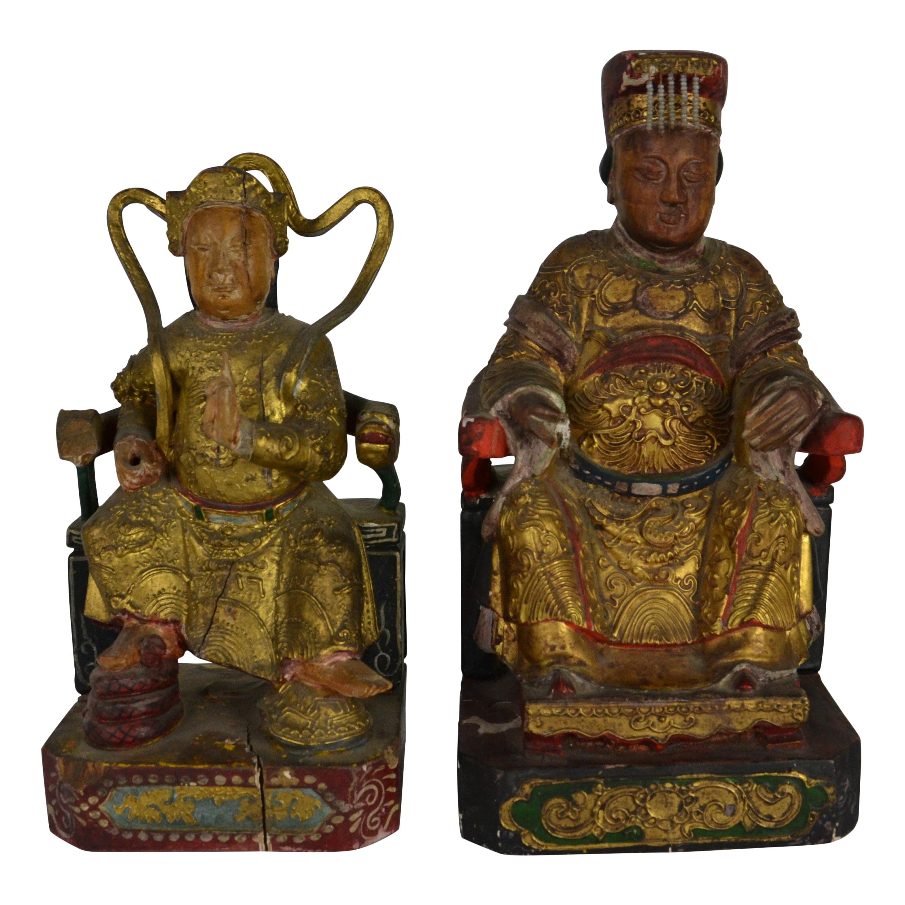 2 Figures assises chinoises en bois doré en vente