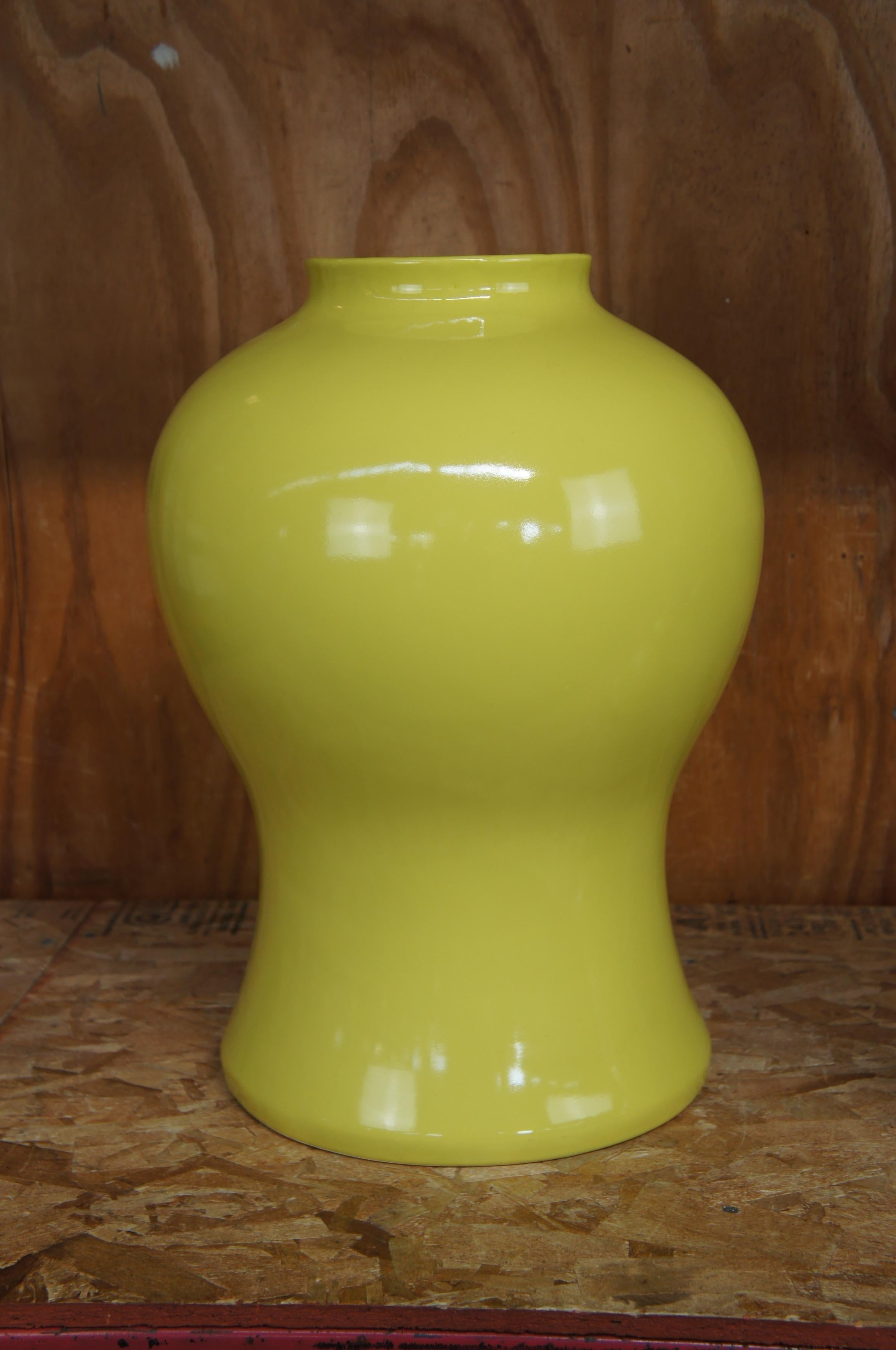 20th Century 2 Global Views Colonial Williamsburg Beaufort Yellow Ginger Jars Urns Vase For Sale