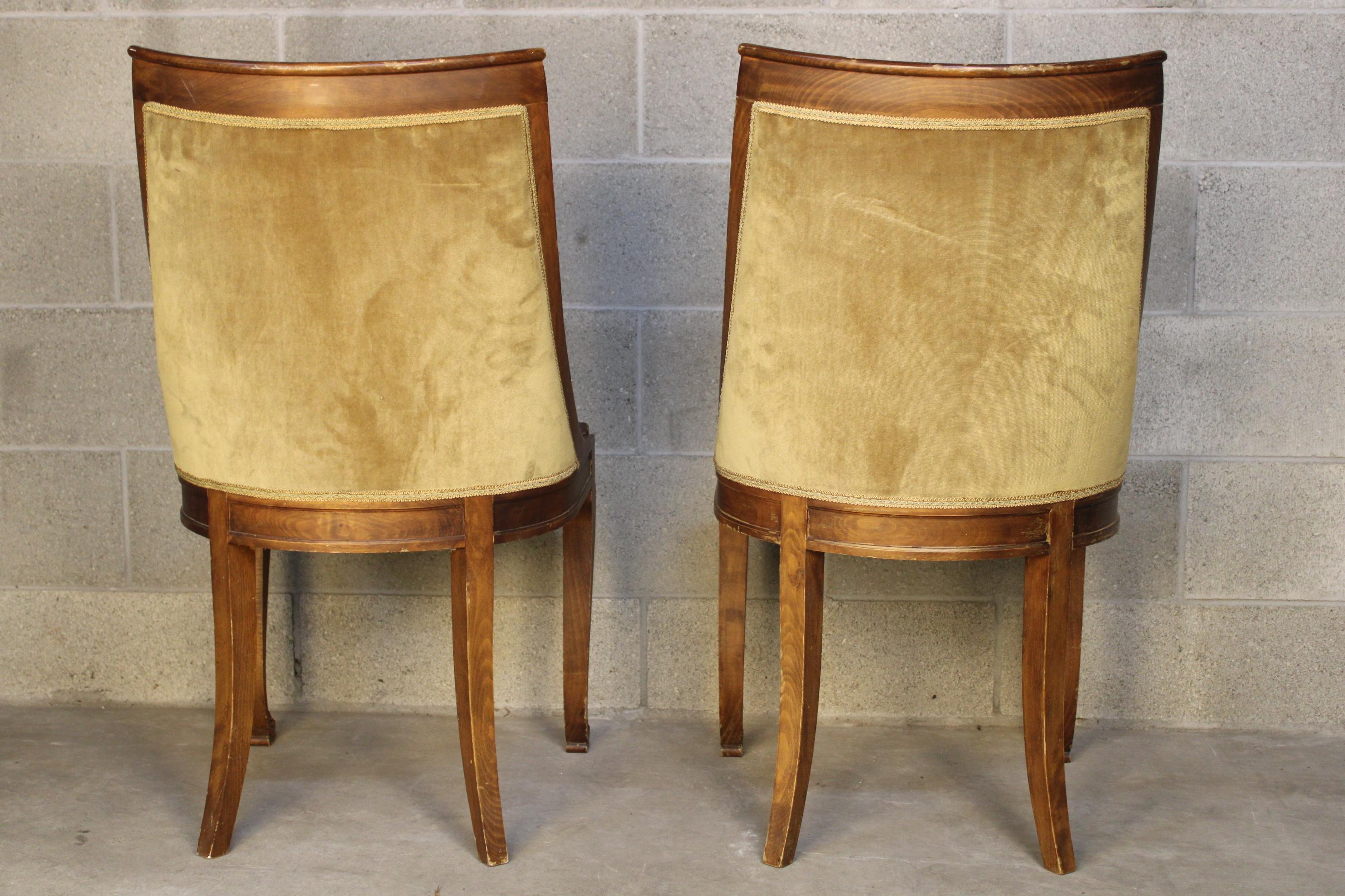Woodwork Pair of Italian Living Room chairs, green velvet For Sale