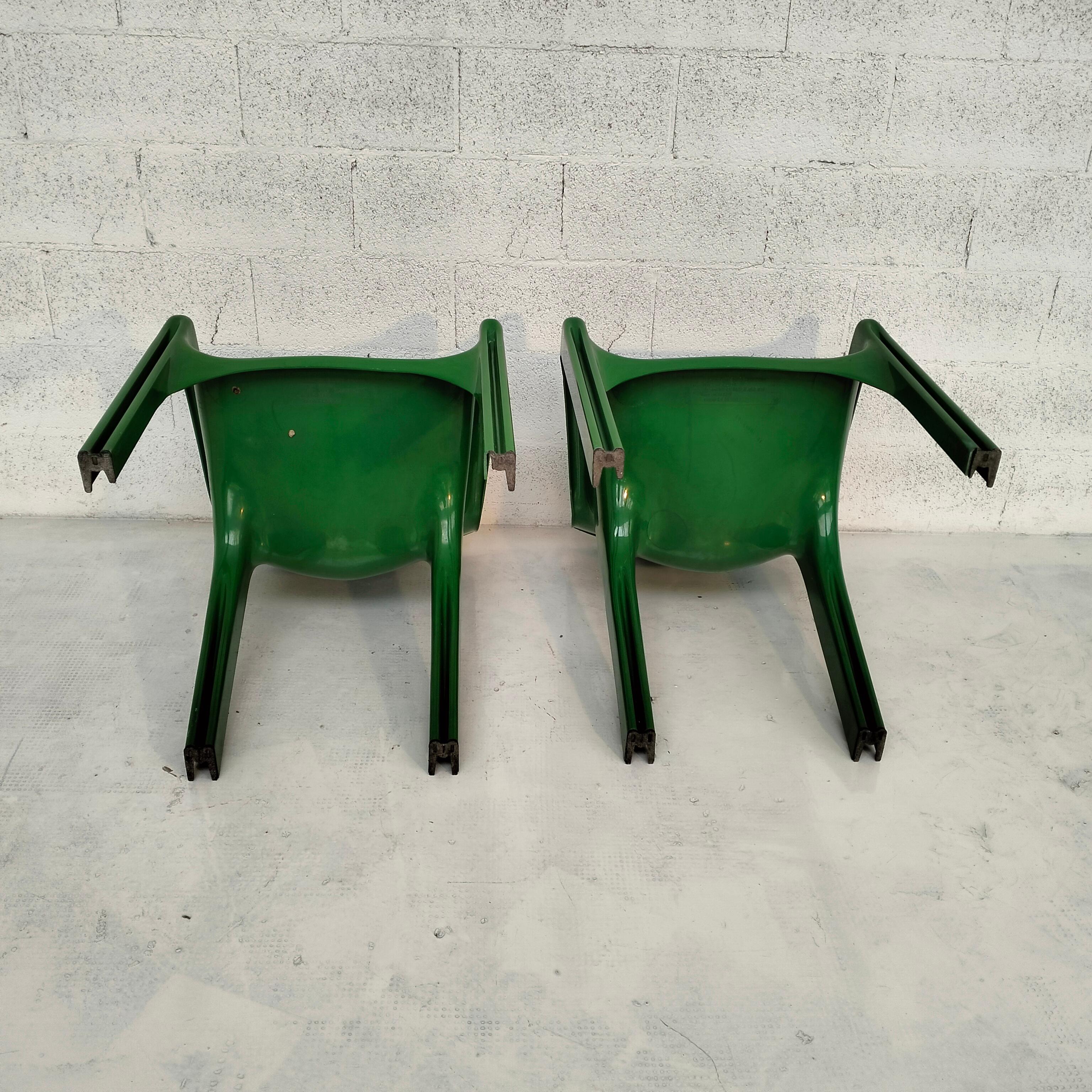 2 green Gaudì chairs by Vico Magistretti for Artemide 70s 3