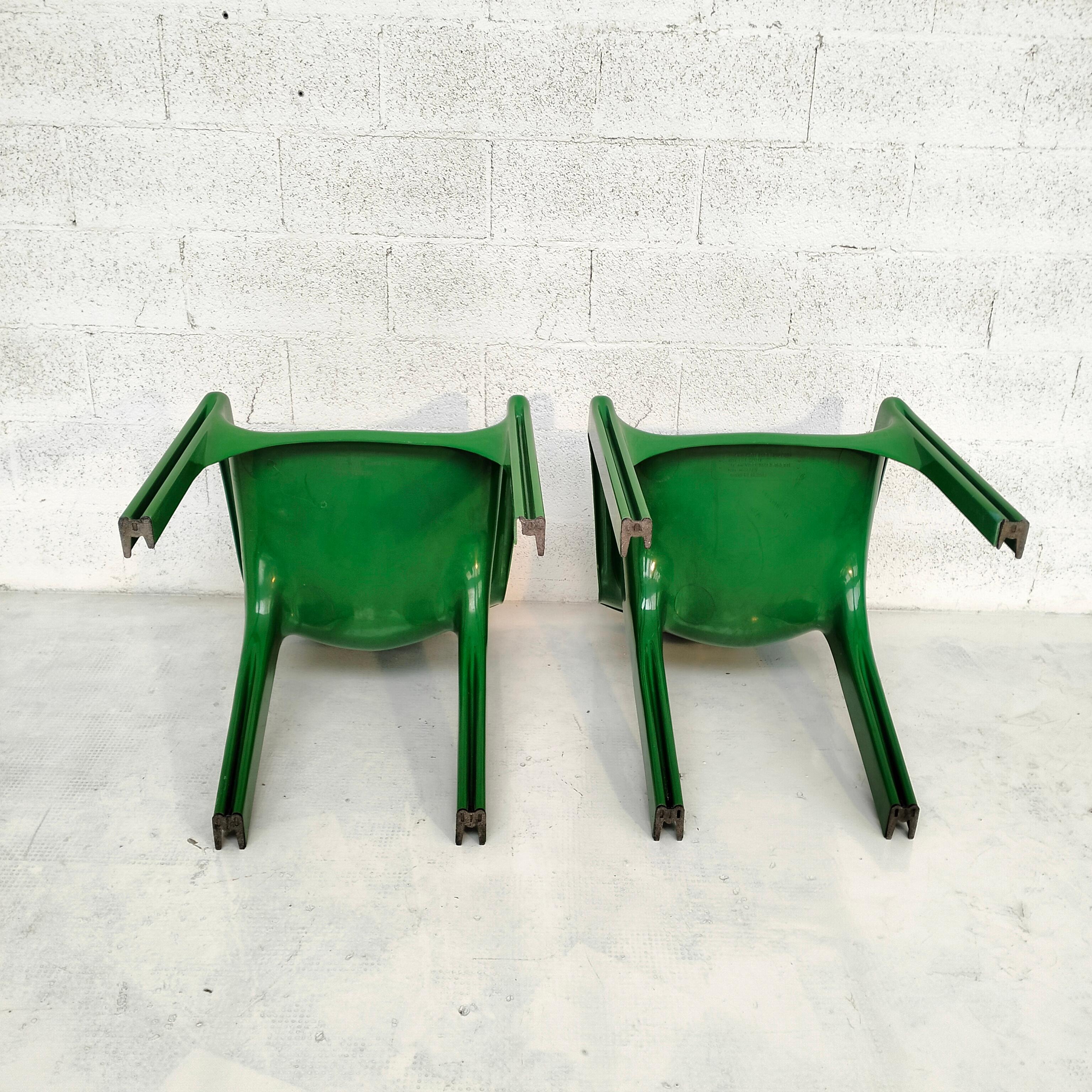 2 green Gaudì chairs by Vico Magistretti for Artemide 70s 4