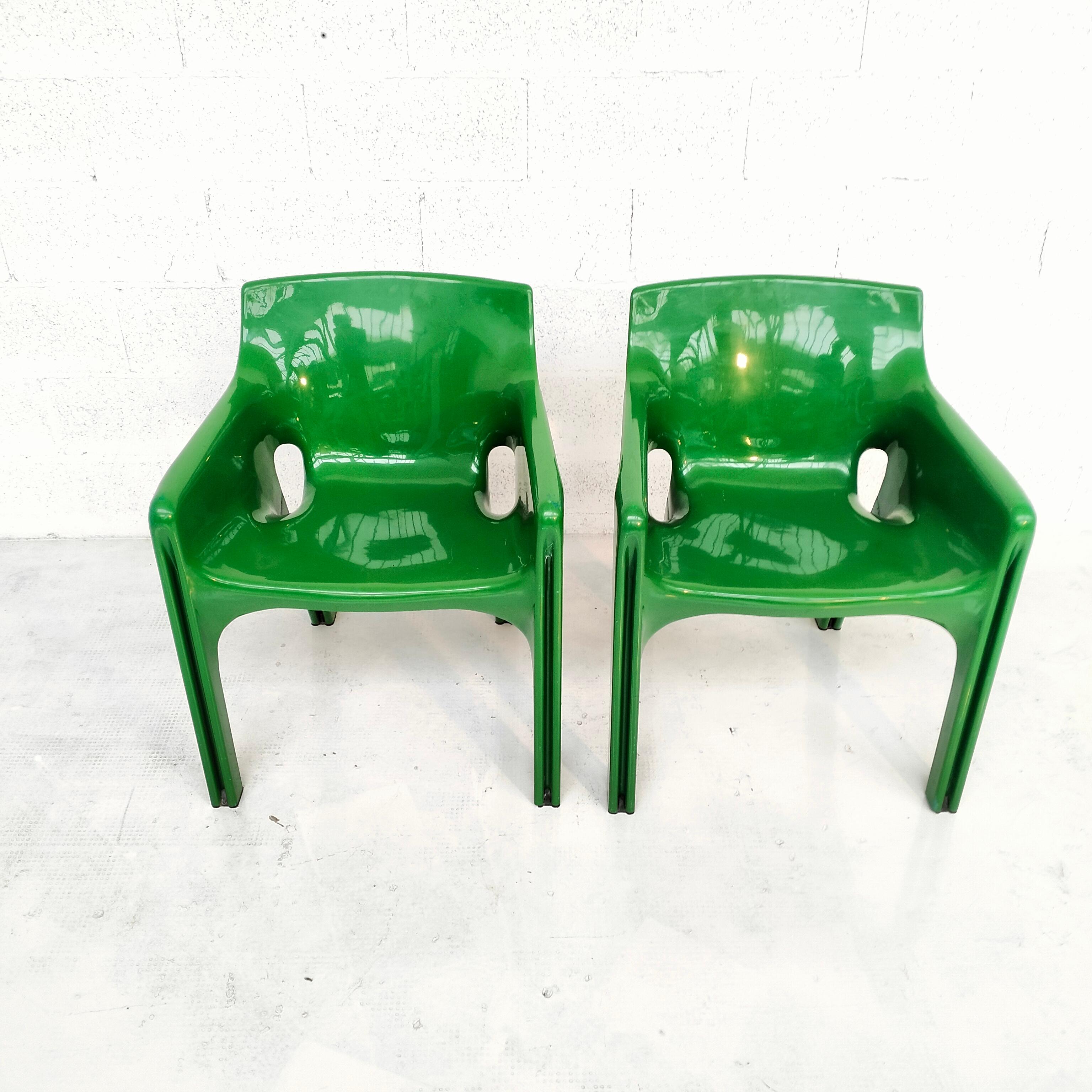 Italian 2 green Gaudì chairs by Vico Magistretti for Artemide 70s