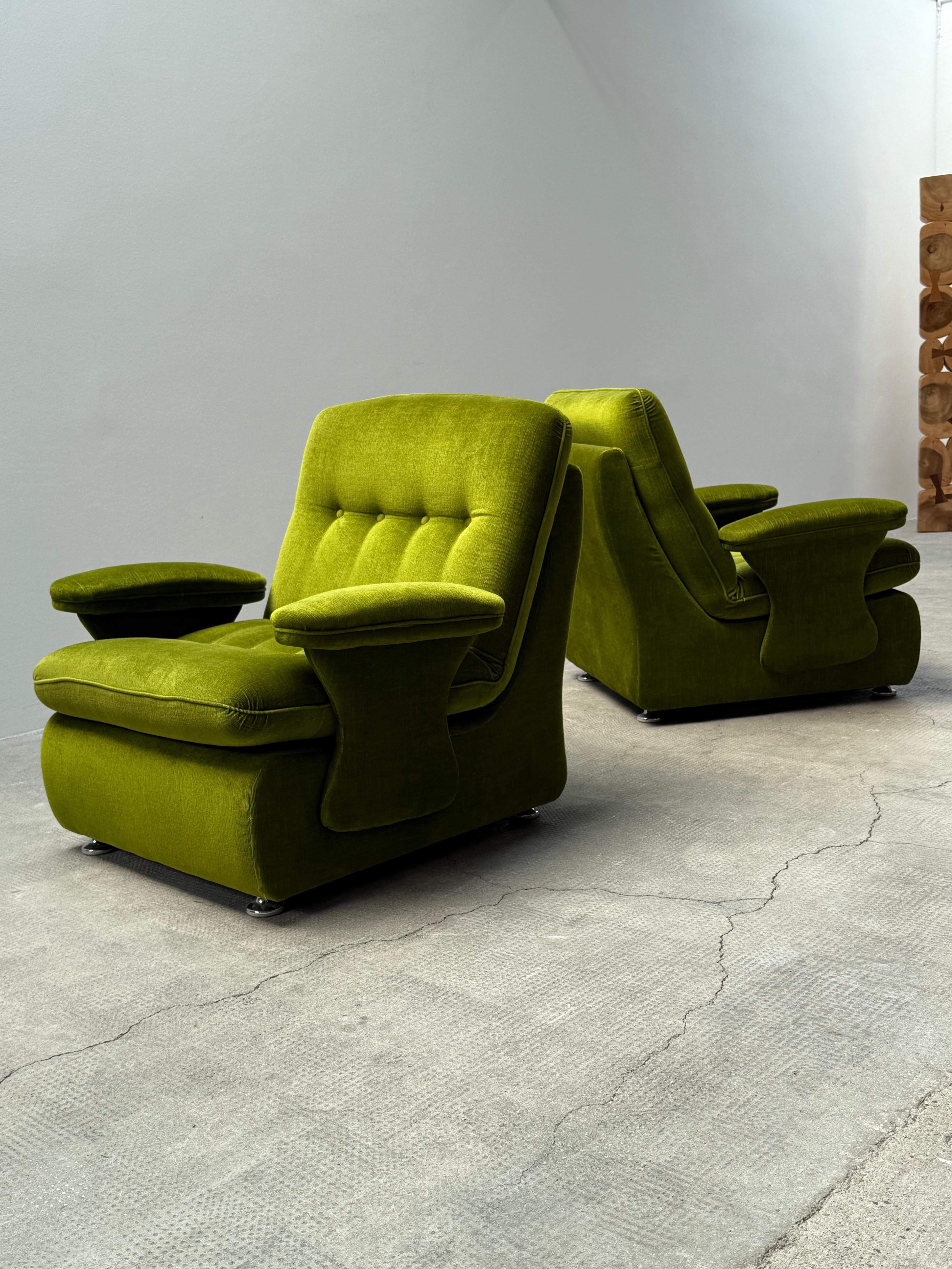 Velvet 2 GREEN VELVET FUTURISM SPACE AGE ARMCHAIRS, GERMANY 1970s For Sale