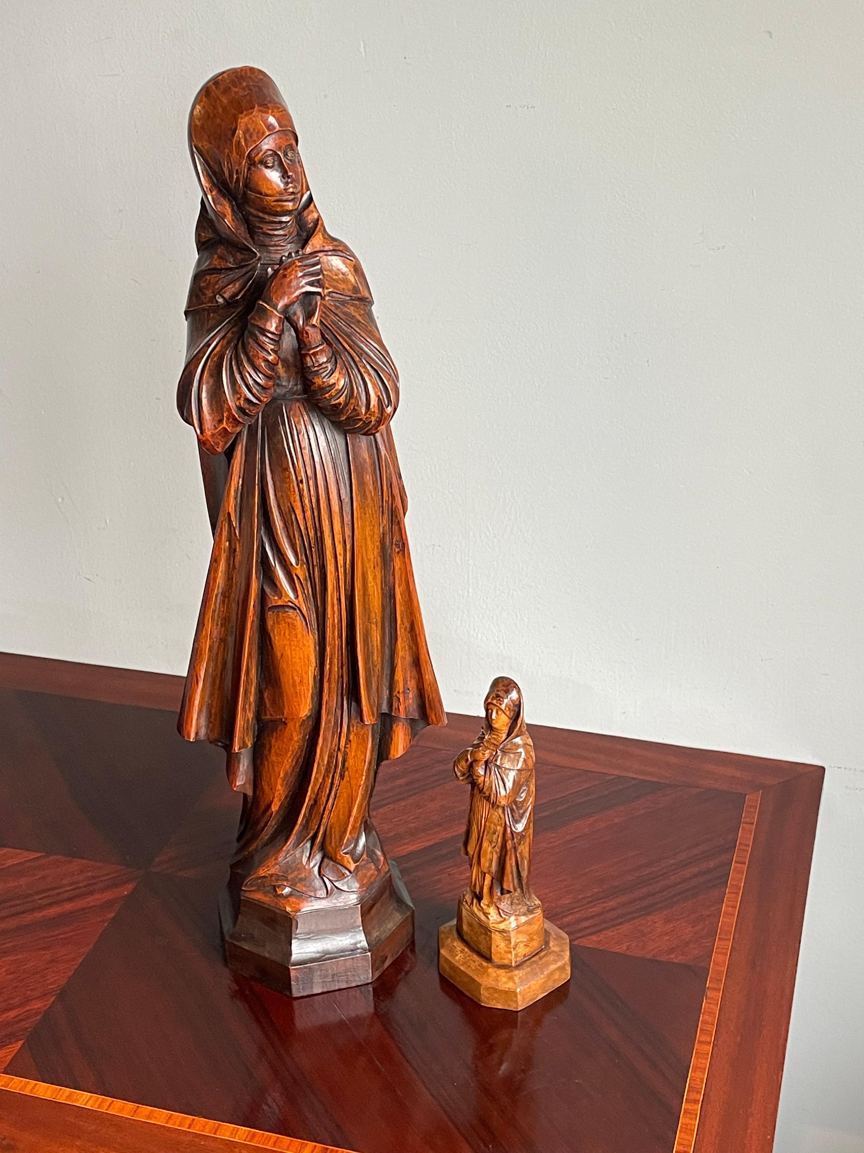 2 statuettes et sculptures anciennes sculptées à la main de Sainte-Thérèse d'Avila / de Jésus en vente 6