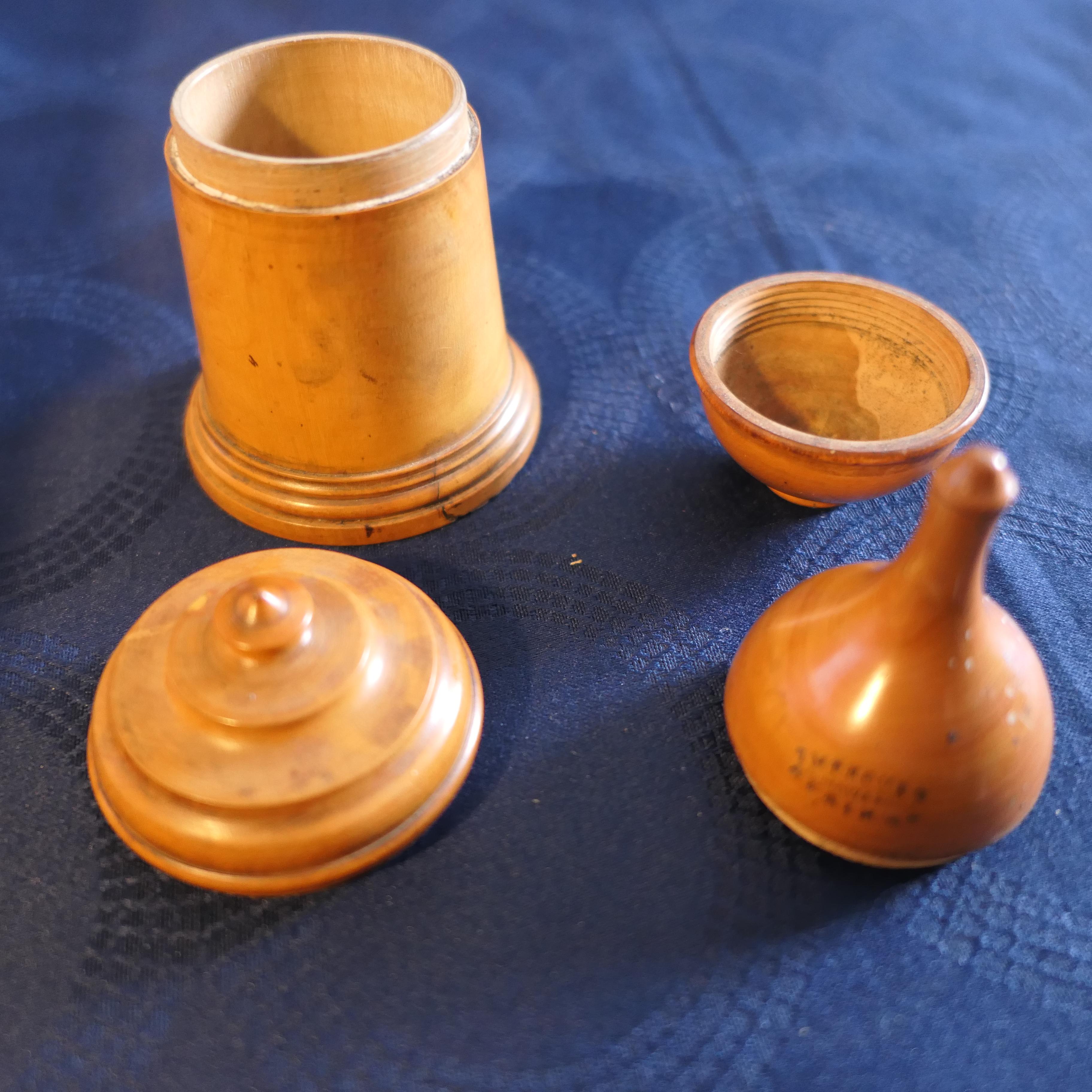 Vittoriano 2 Contenitori per farmacia Hand Made del XIX secolo in legno di sicomoro in vendita