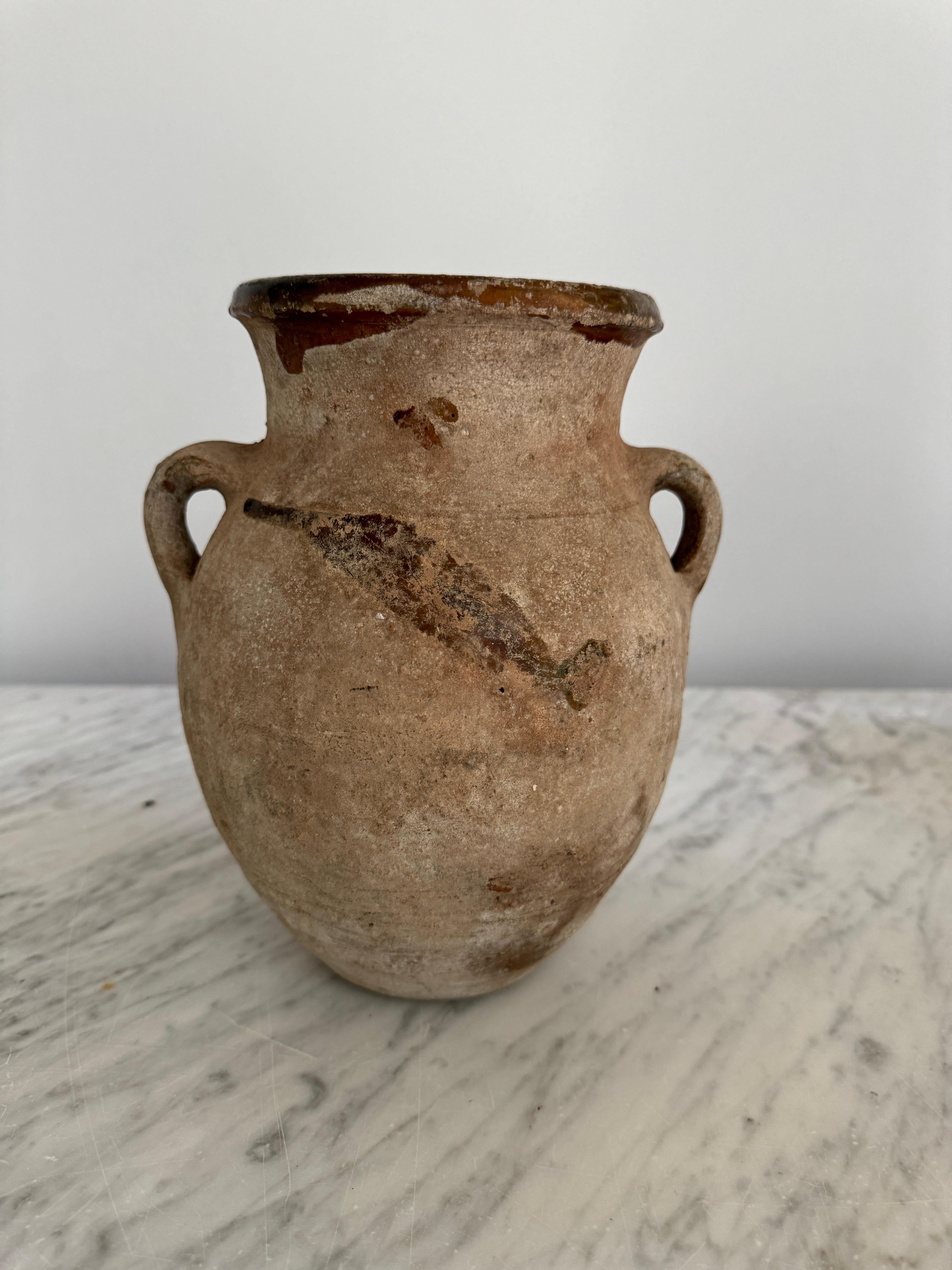 18th Century 2 Handle Calabrese Pot For Sale