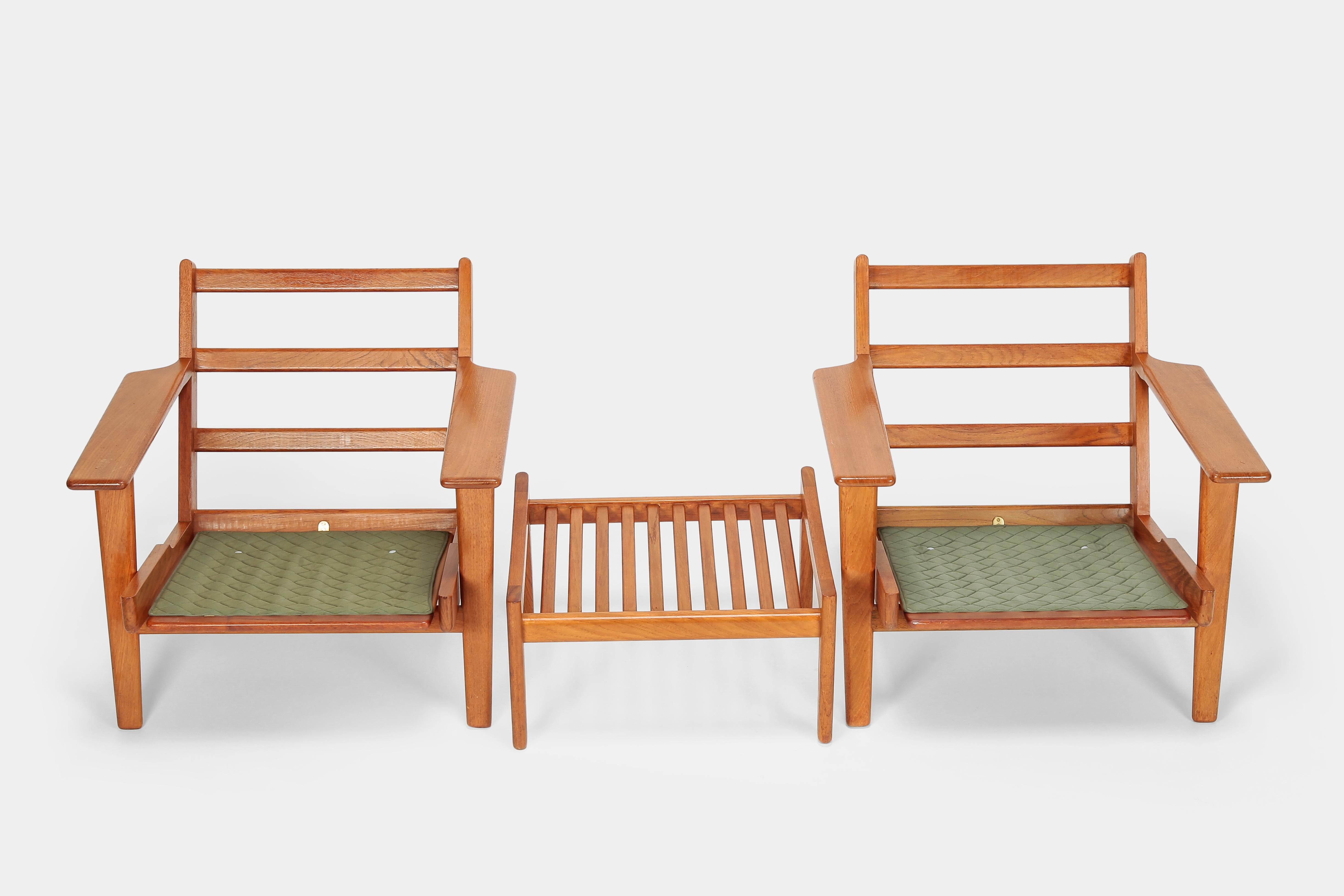 Mid-20th Century 2 Hans Wegner GE290 Chairs with Ottoman, 1950s