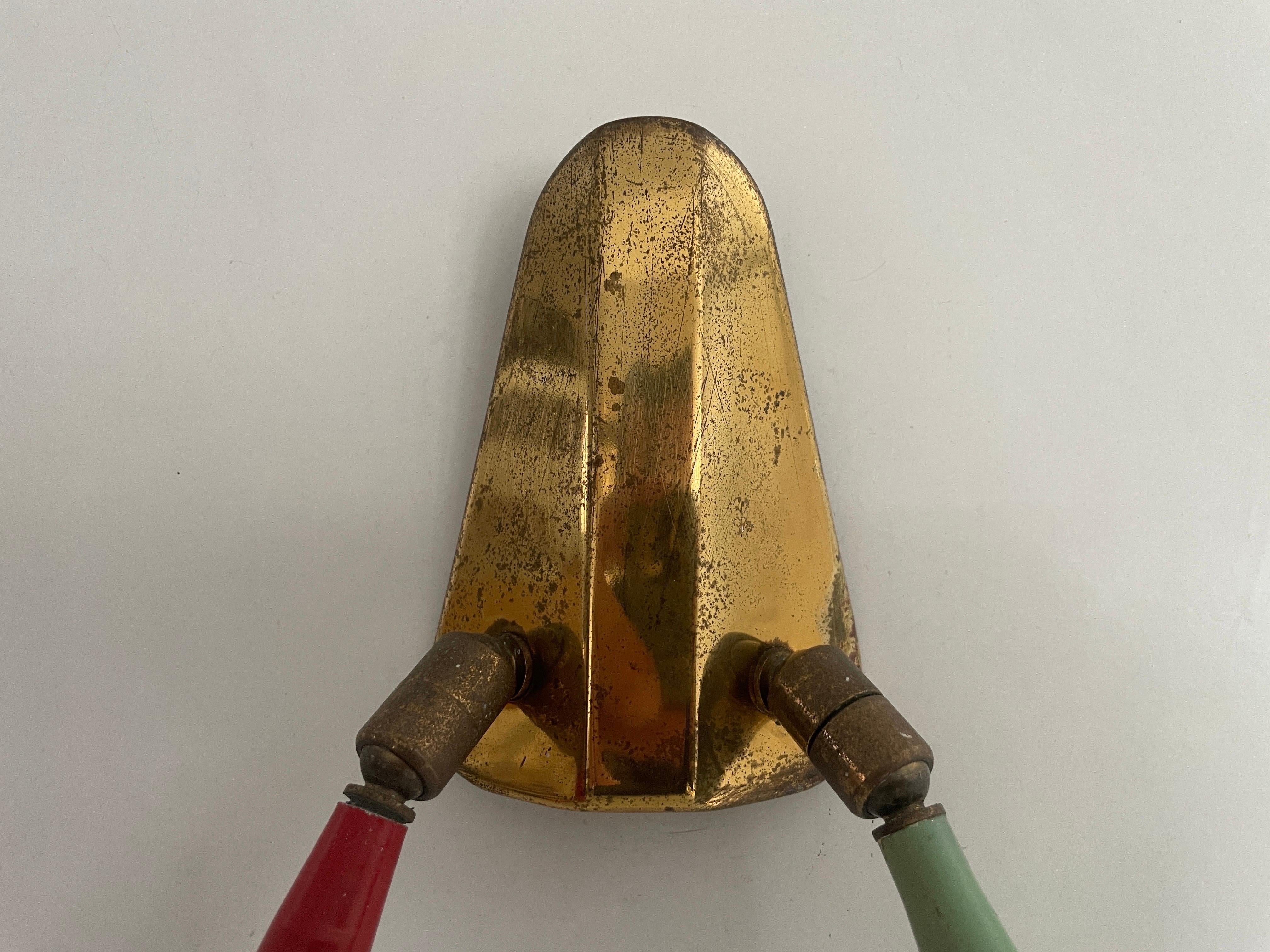 Mid-20th Century 2-head Red and Green Brass Sputnik Wall Lamp, 1950s, Italy For Sale