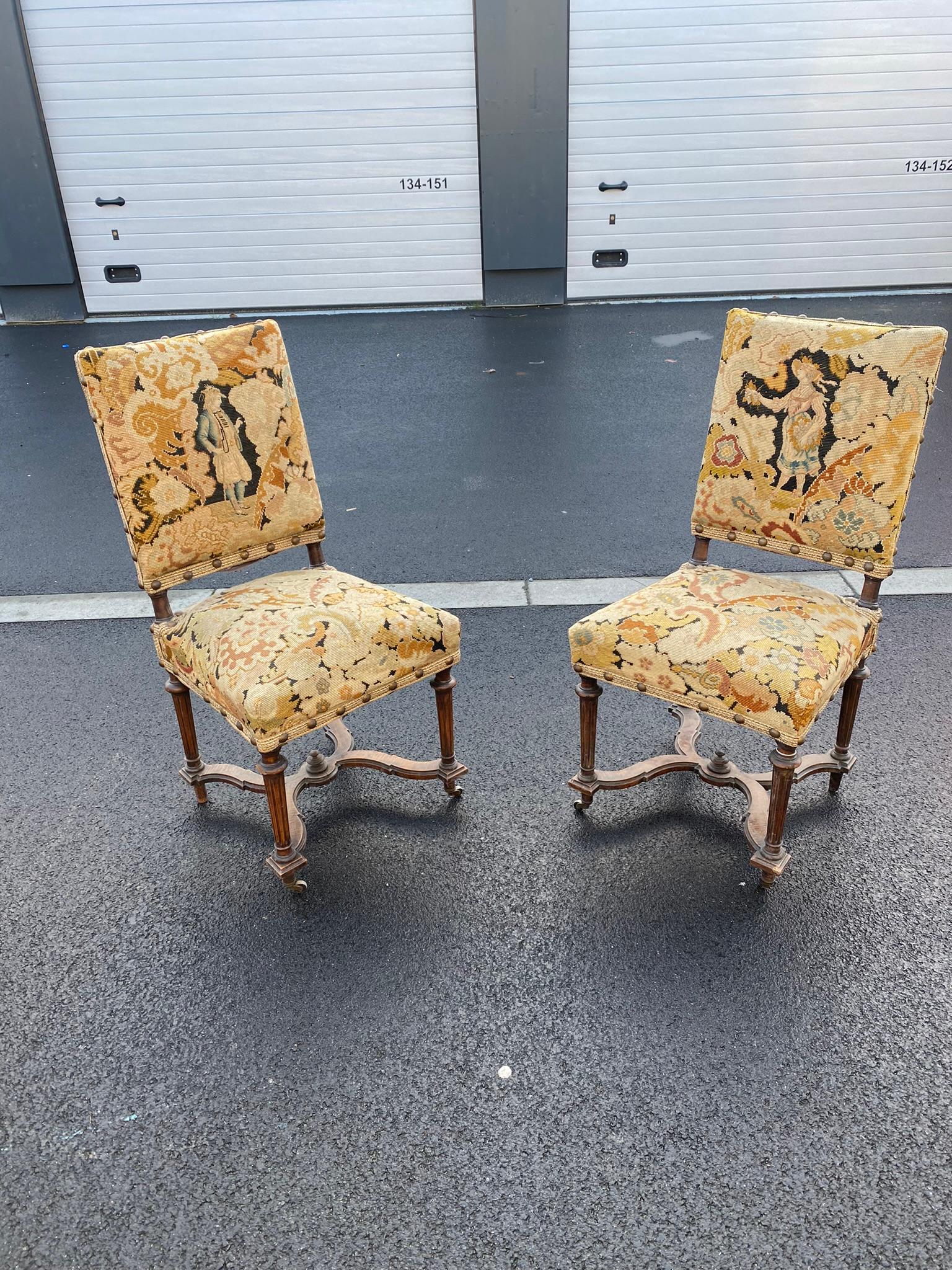 2 Henri 2 style chairs, with beautiful tapestries;
it is necessary to redo the upholstery, but the tapestries are in good condition, can be cleaned and reused.
the wood needs a new patina.