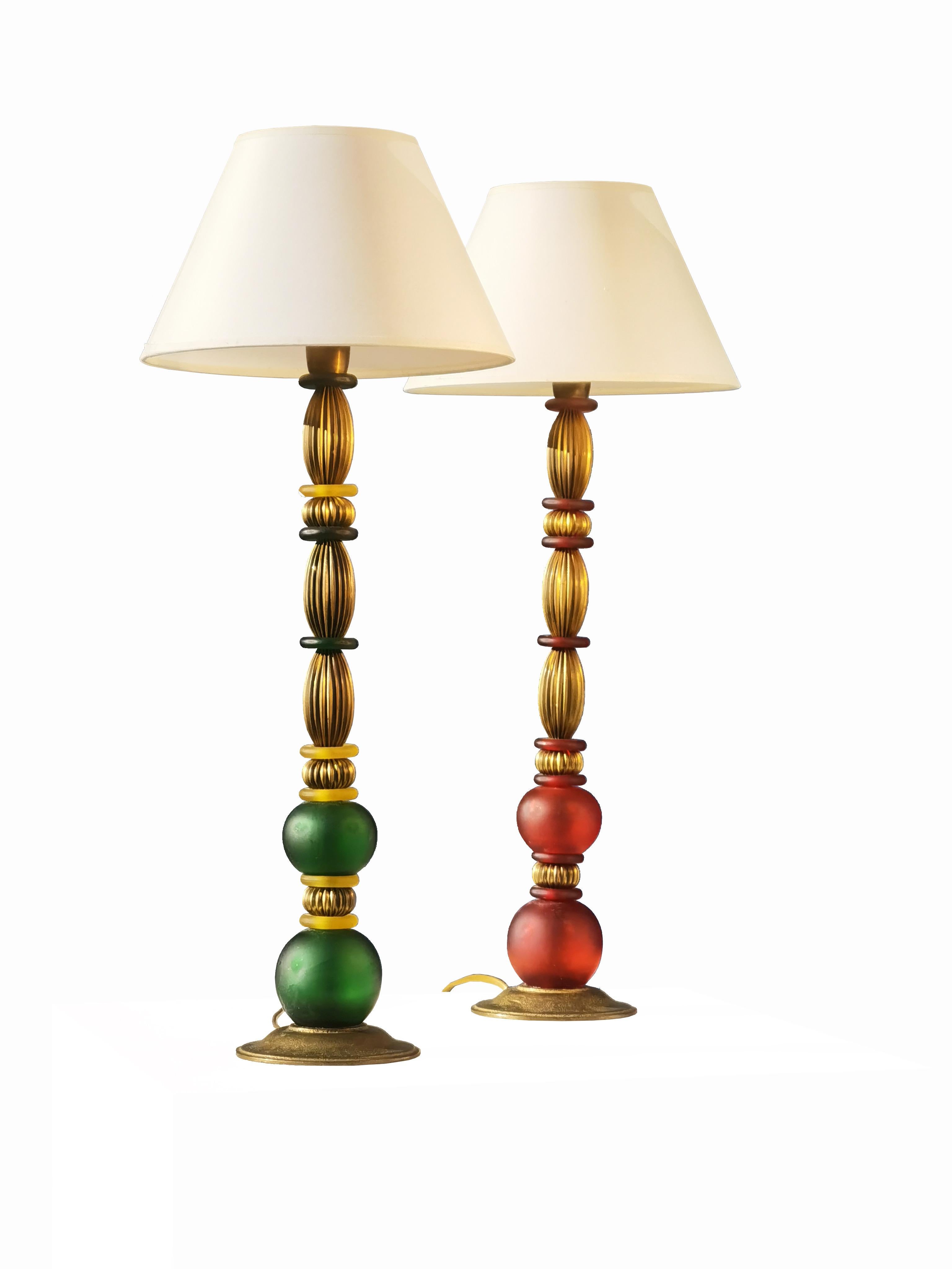 2 ALTAS LÁMPARAS DE MESA NEOCLÁSICAS ART-DECO BAROCCO, Francia 1990 PVC en venta