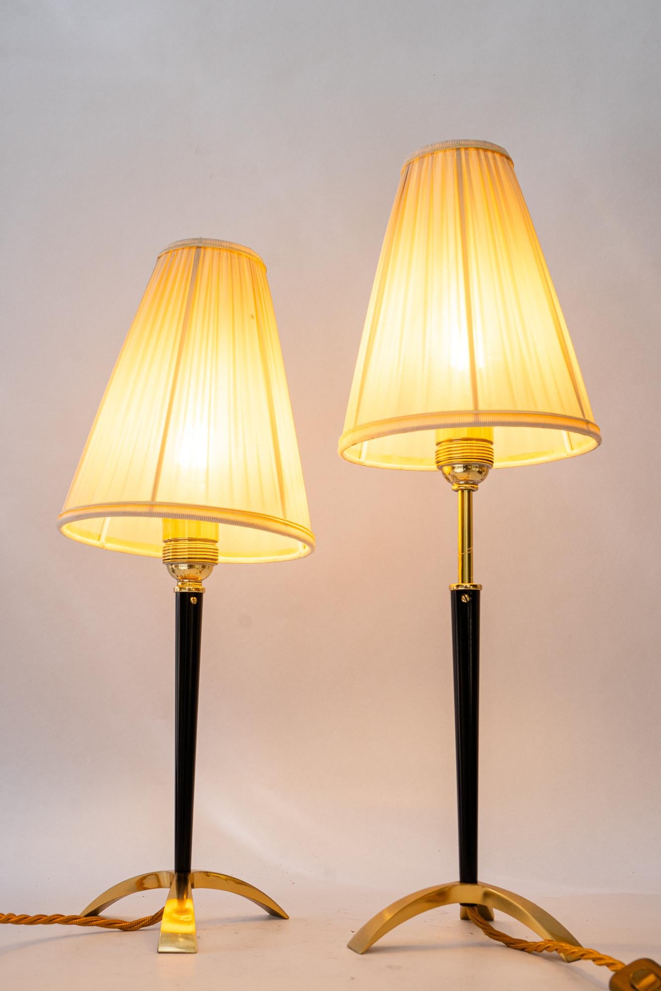 2 lámparas de mesa J.T. Kalmar regulables en altura con pantallas de tela viena años 50 aproximadamente en venta 1