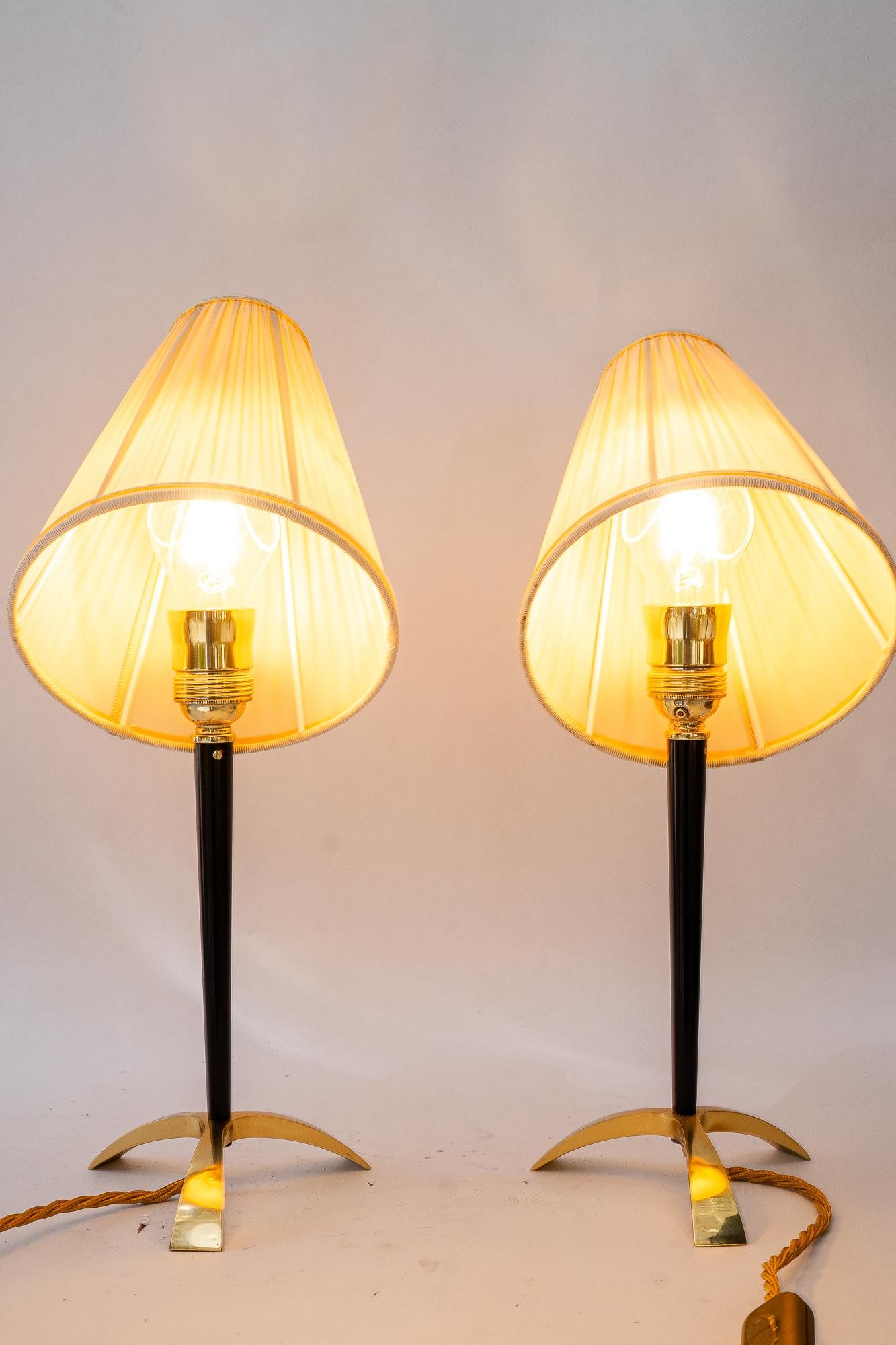 2 lámparas de mesa J.T. Kalmar regulables en altura con pantallas de tela viena años 50 aproximadamente en venta 2