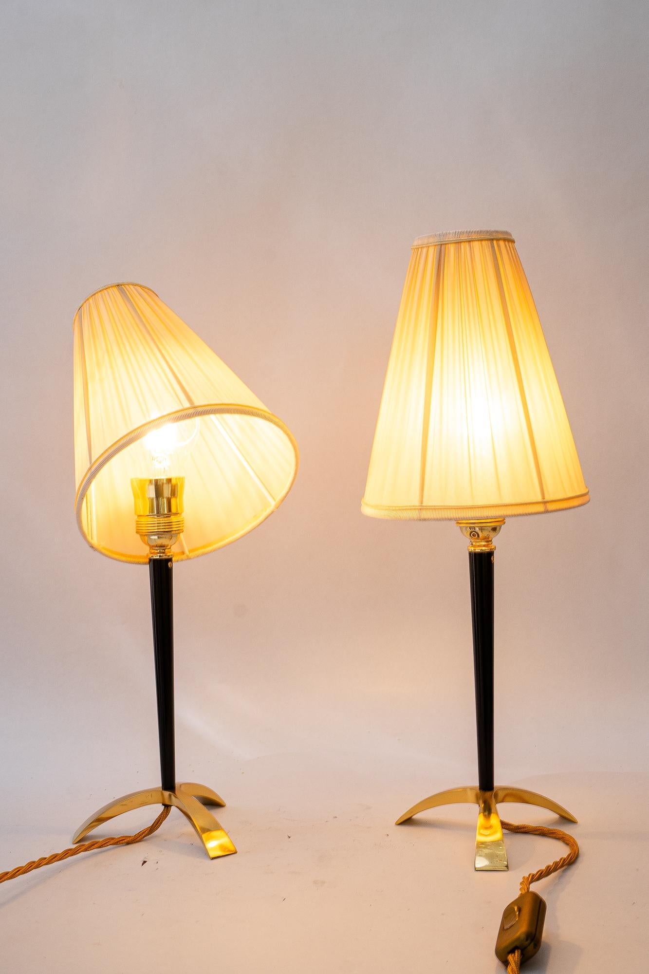 2 lámparas de mesa J.T. Kalmar regulables en altura con pantallas de tela viena años 50 aproximadamente en venta 4