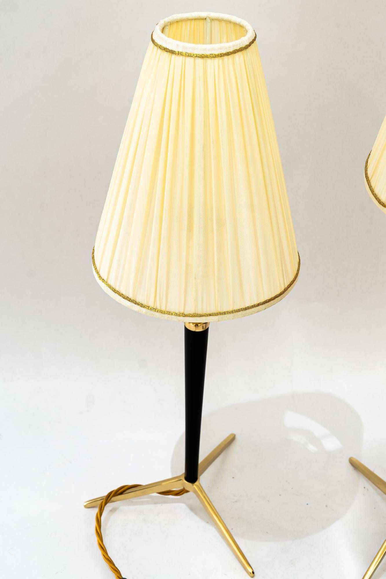 2 hight adjustable J.T.Kalmar table lamps with fabric shades vienna around 1950s
Brass polished and stove enameled
The fabric shades are replaced ( new )