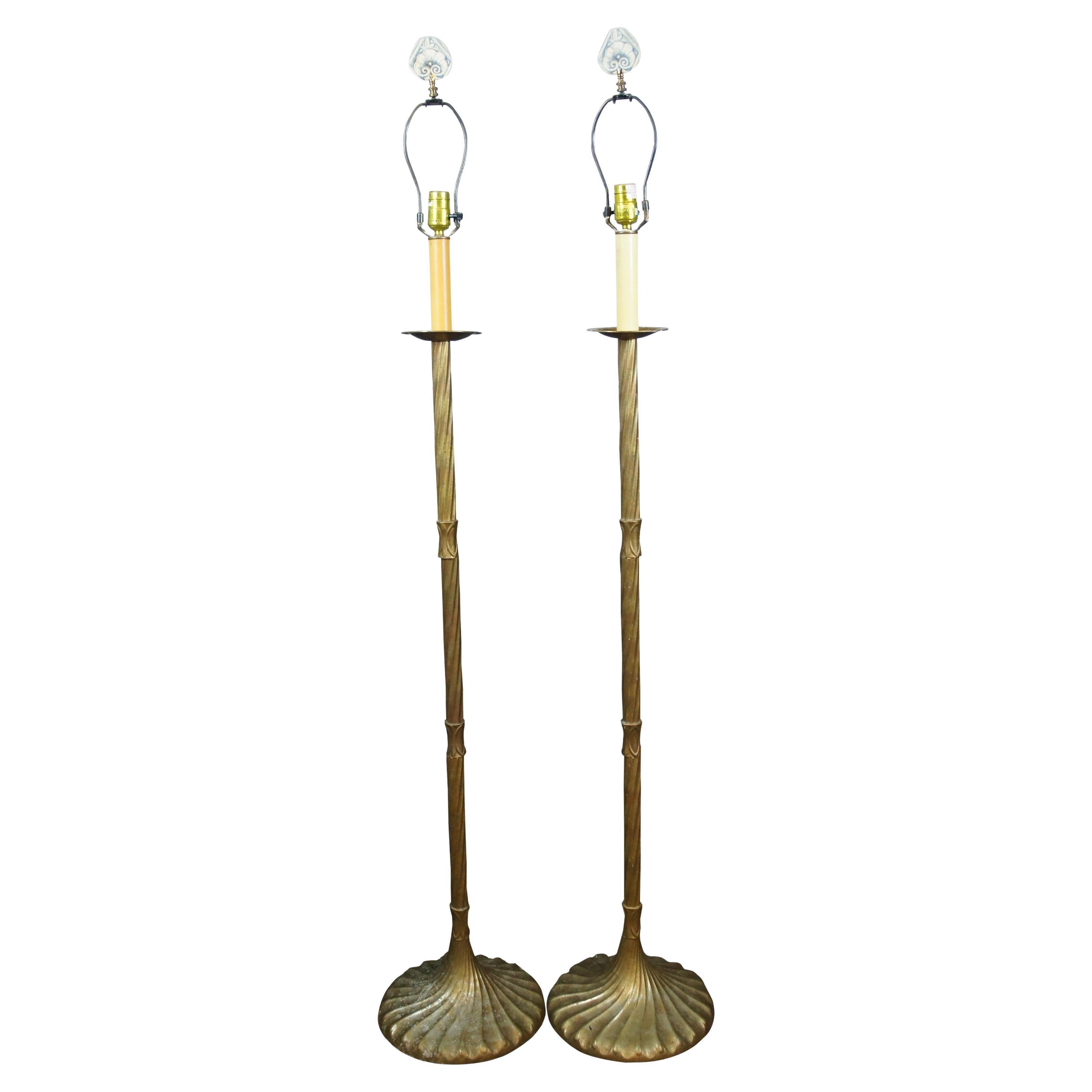 2 Lampade da terra Hollywood Regency in ottone ritorto per biblioteca 53"