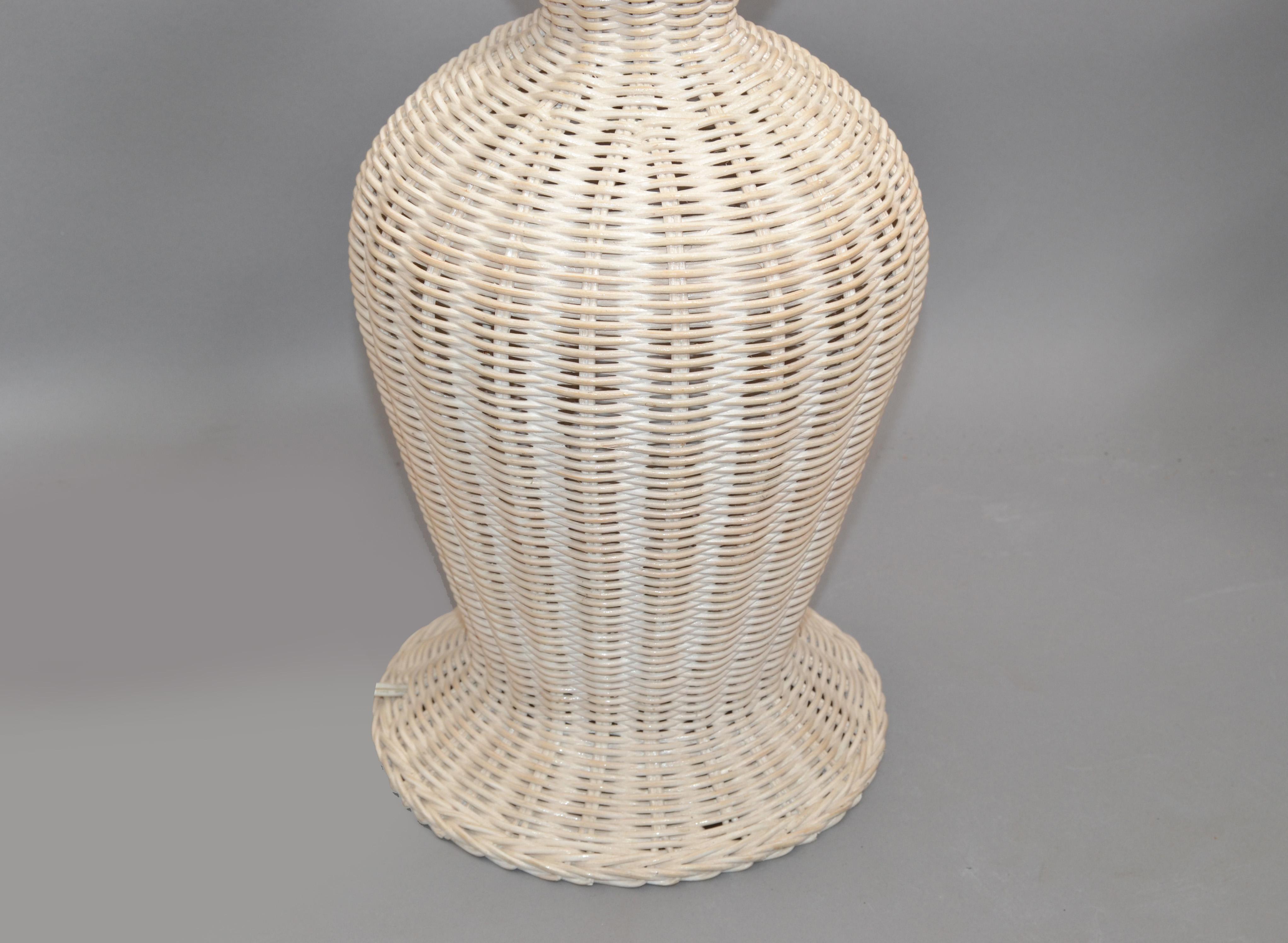 Late 20th Century 2 Hollywood Regency Vintage White Bleached Handwoven Wicker & Beaded Table Lamp For Sale