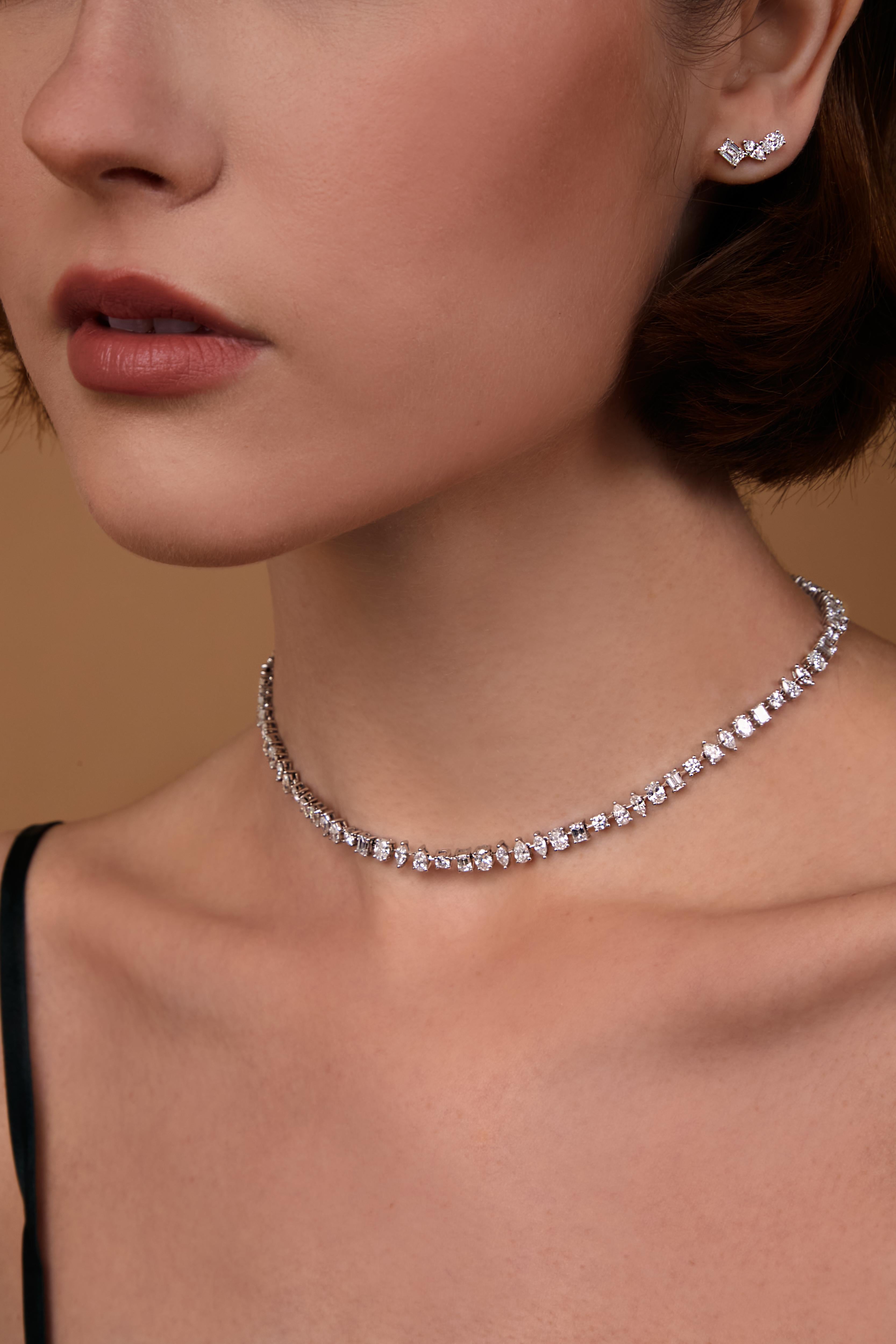 Moderne Collier ras du cou 2 en 1 en or blanc 18 carats avec diamants de formes multiples en vente