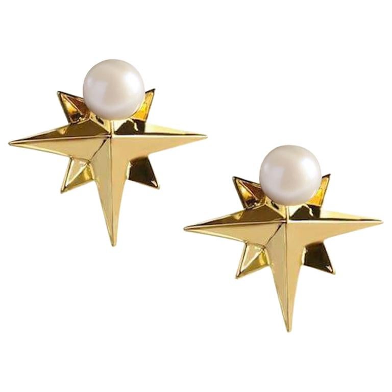 2 in 1 Natural Round Pearl and 14 Karat Yellow Gold Compass Star Earrings For Sale