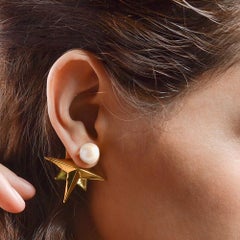 2 in 1 Natural Round Pearl and 14 Karat Yellow Gold Compass Star Earrings