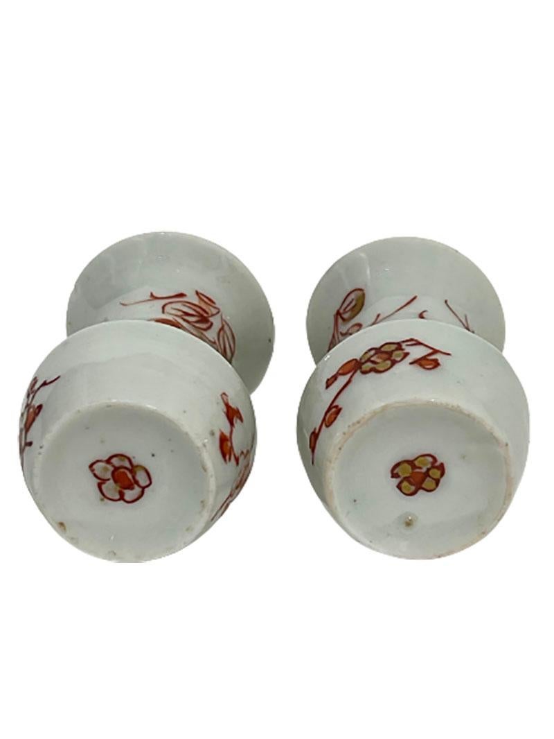 2 Iron-Red and Gilt Chinese Miniature Porcelain Vases, Kangxi In Good Condition For Sale In Delft, NL