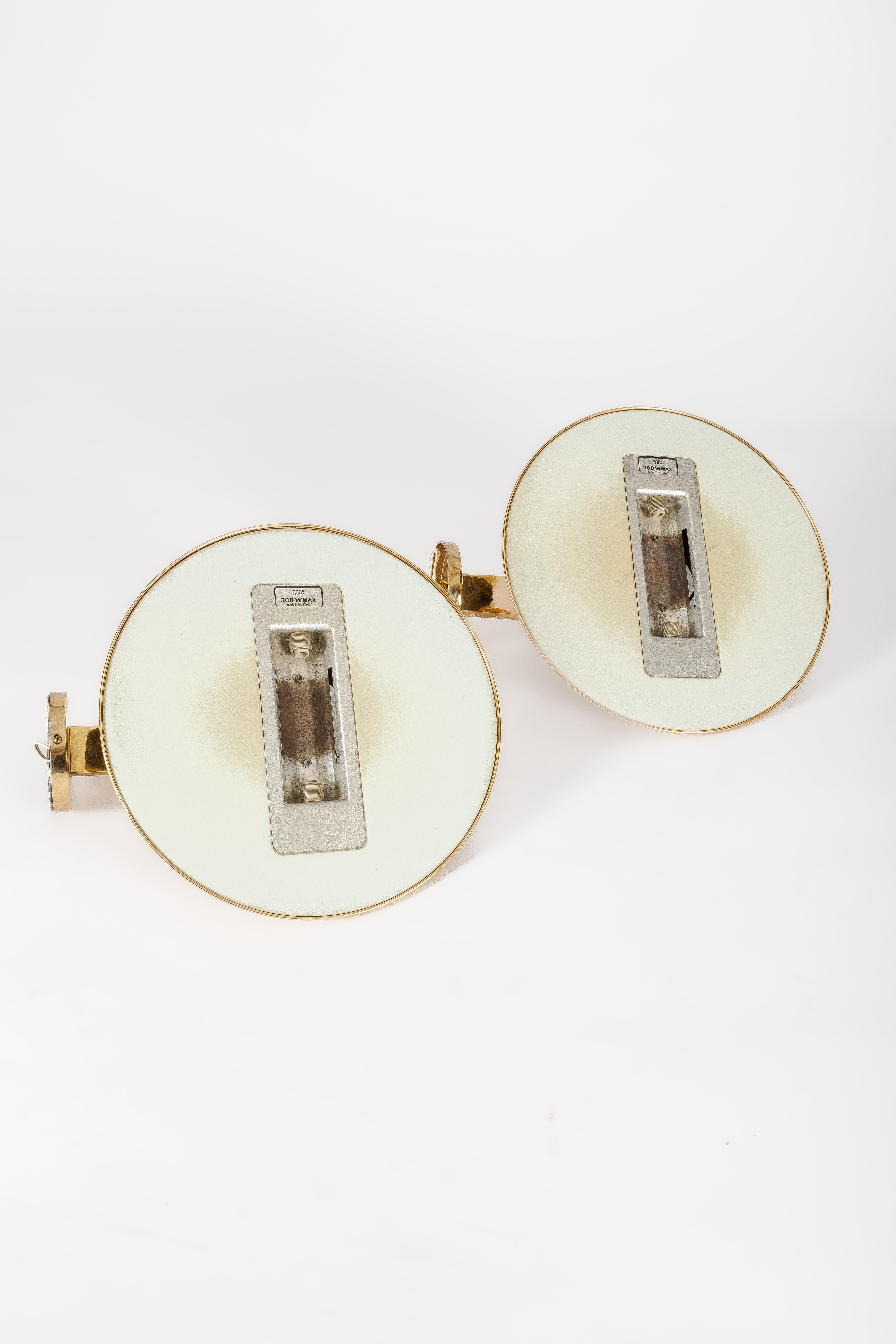 2 apliques de pared italianos de latón y cristal, estilo Hollywood regency de 1980 en Bueno estado para la venta en Zemst, BE
