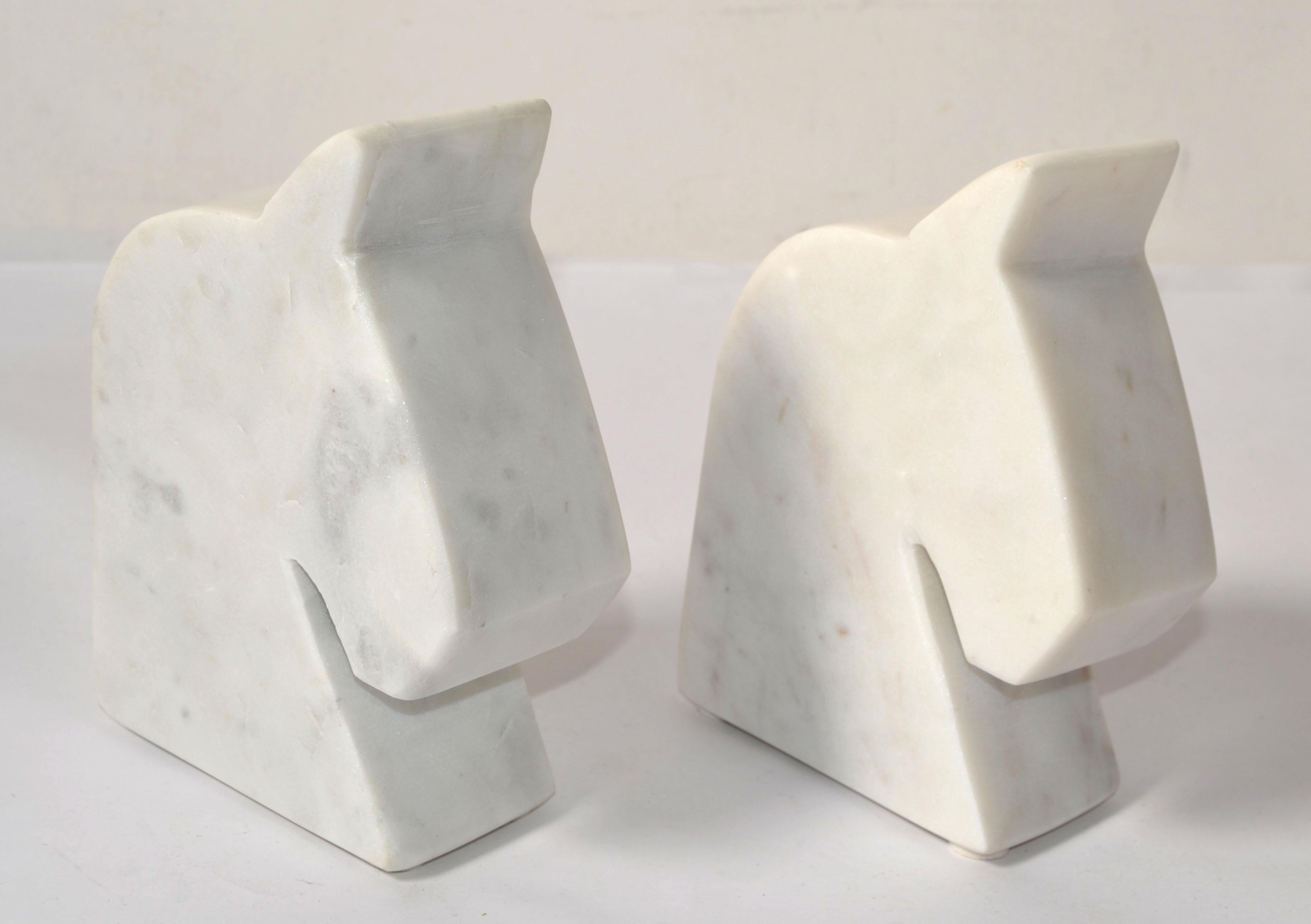 Hand-Crafted 2 Italian White Carrara Marble Horse Head Shaped Animal Bookends Objects of Art For Sale