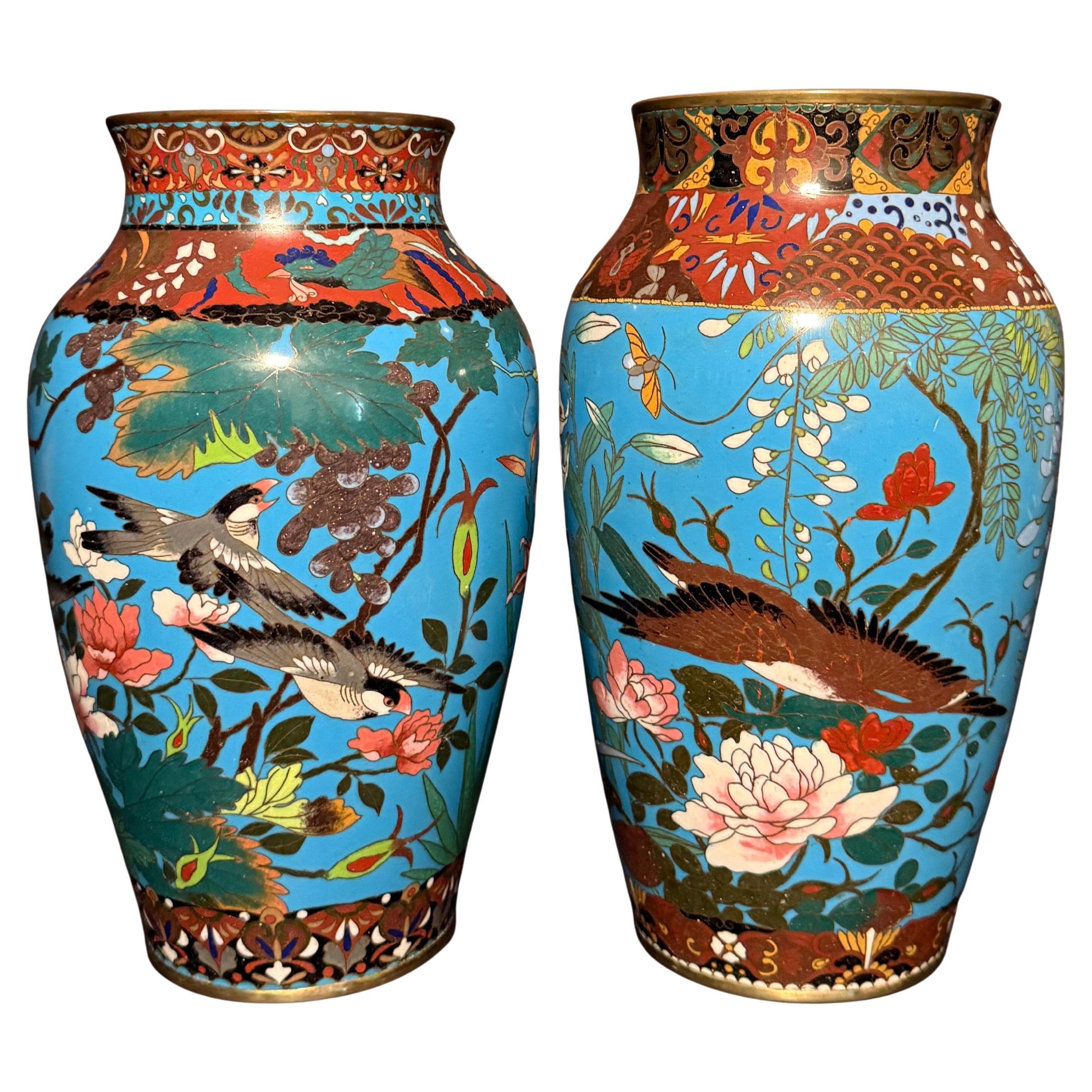 2 vases japonais de la période Meiji en cloisonné turquoise