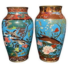 2 vasi giapponesi di cloisonne turchese del periodo Meiji