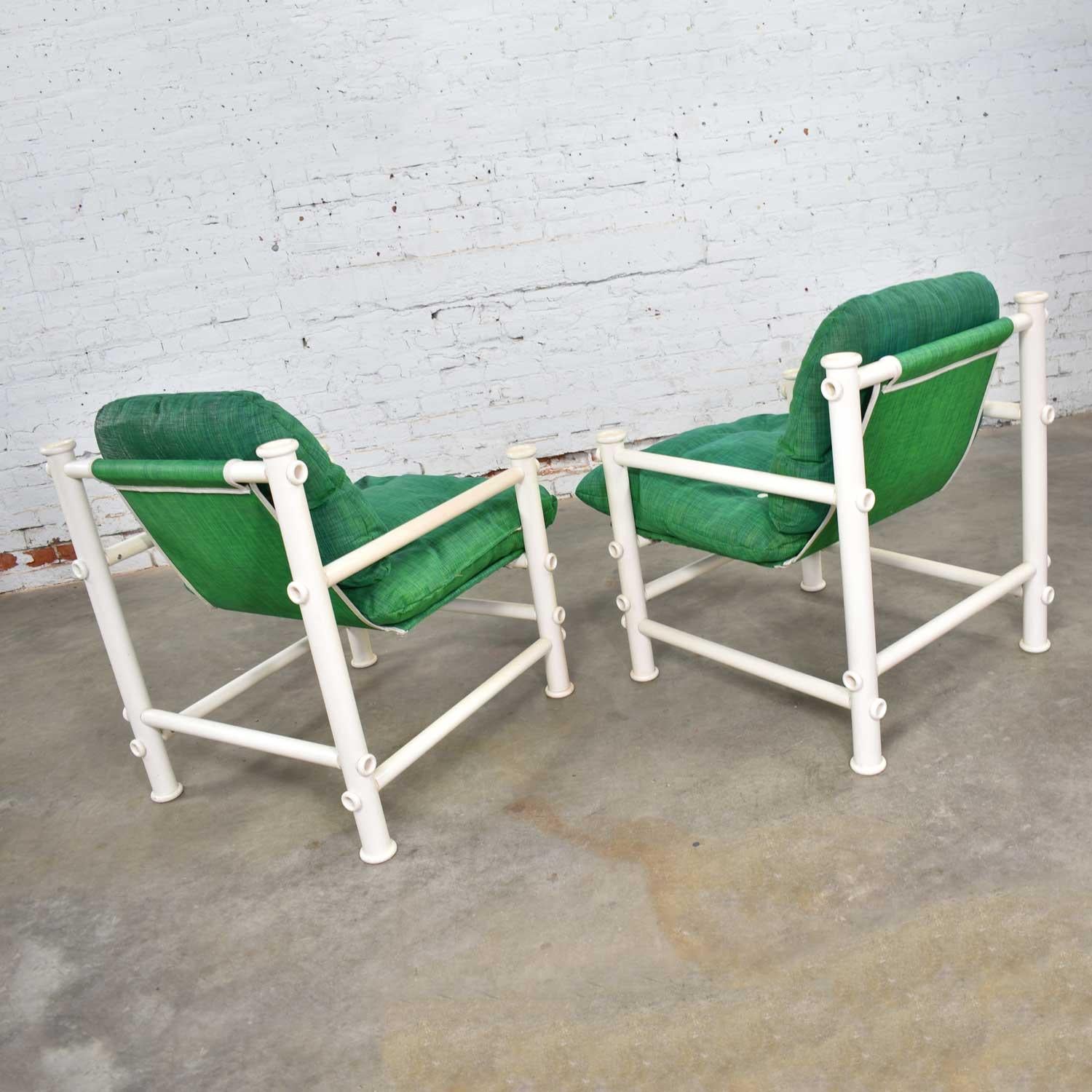 Mid-Century Modern 2 Jerry Johnson Landes PVC Outdoor Idyllwild Lounge Chairs Green Mesh Upholstery For Sale