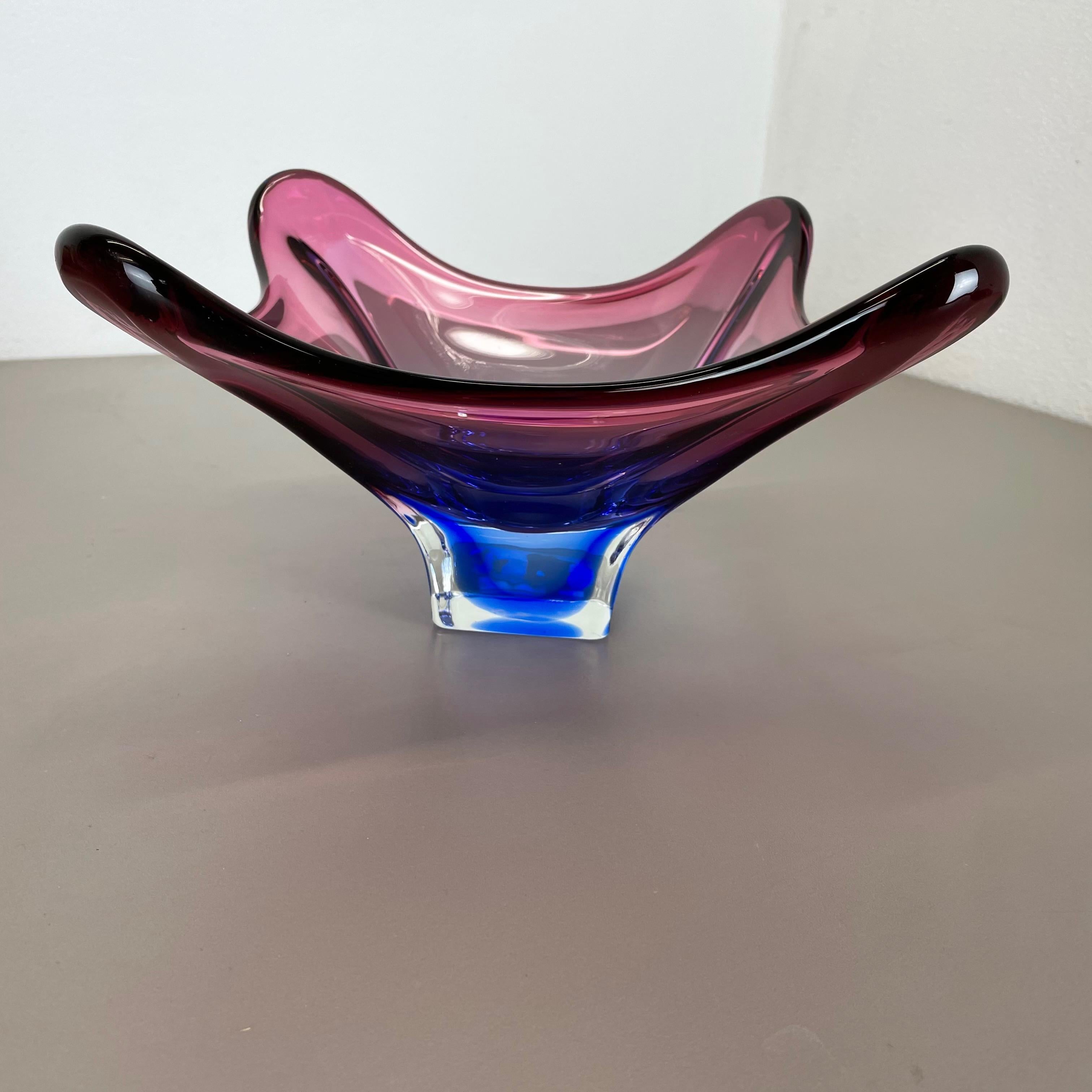 2 Kg Floral Glass Bowl Shell Centerpiece by Fratelli Toso Murano, Italy, 1970s For Sale 6