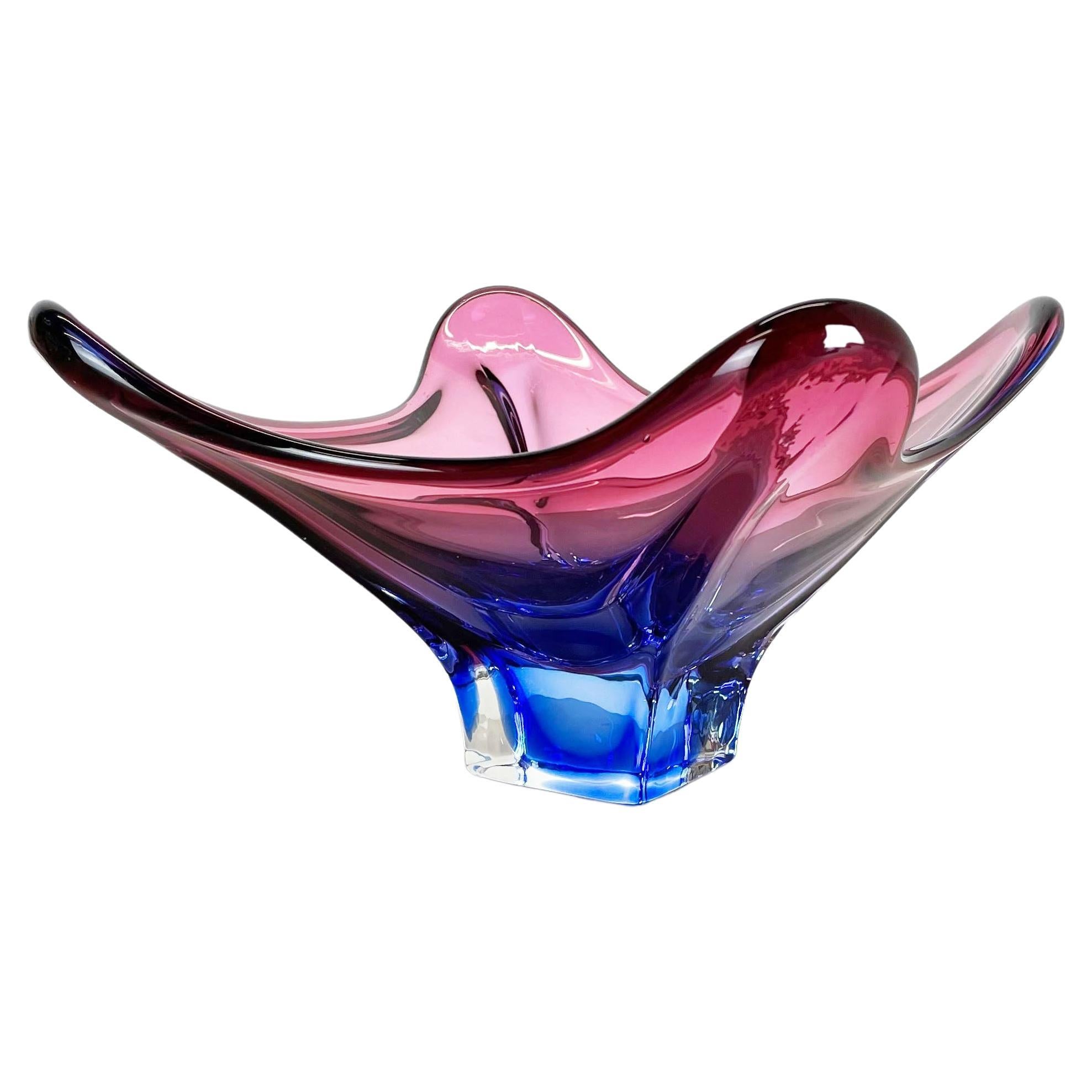 2 Kg Floral Glass Bowl Shell Centerpiece by Fratelli Toso Murano, Italy, 1970s For Sale