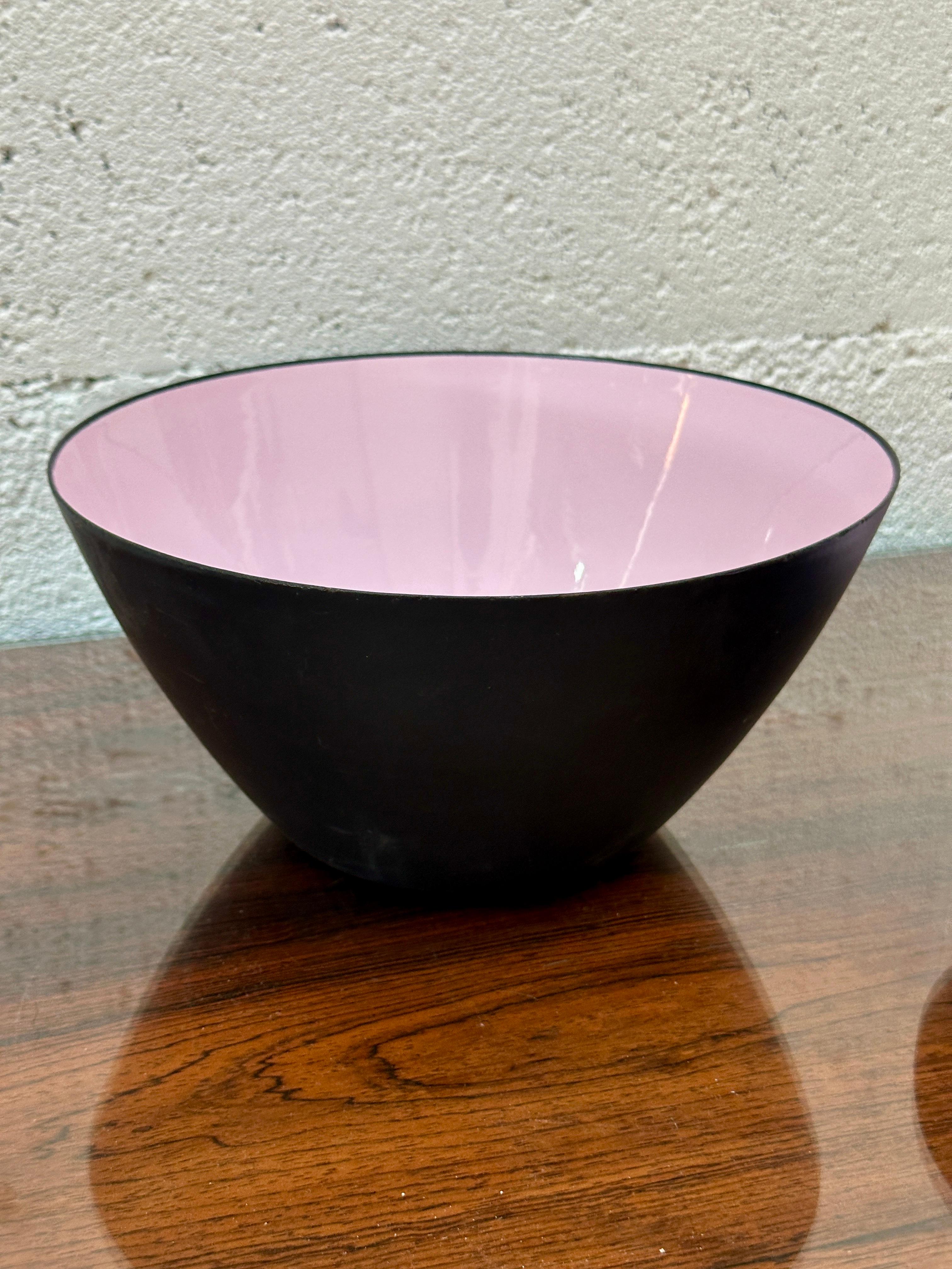 2 Krenit Bowls from the 1950s by Herbert Krenchel, (Pink Enamel) made in Denmark For Sale 1