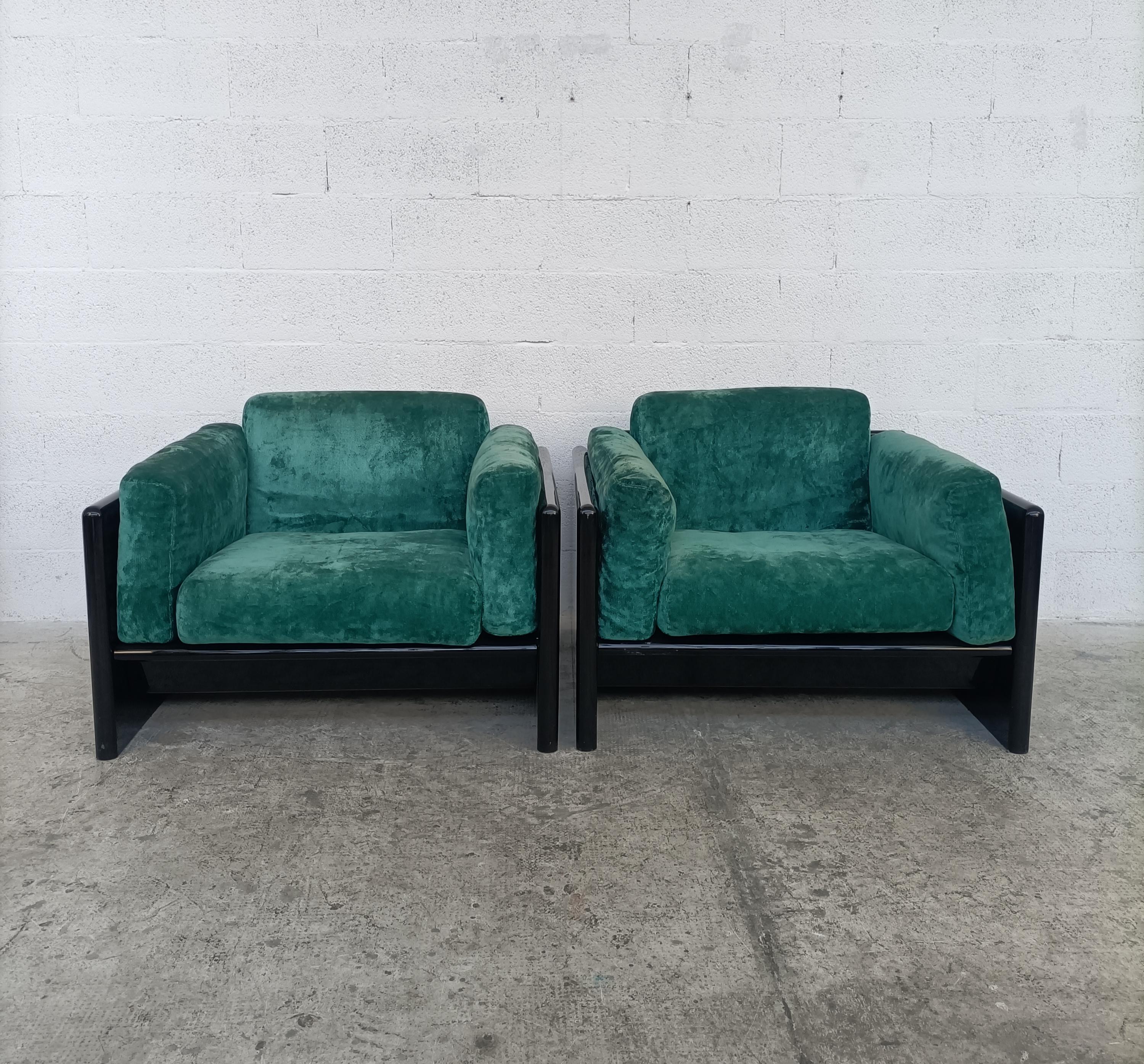 Mid-Century Modern 2 Lacquered and Green Velvet Simone Armchairs by Dino Gavina for Simon 70s