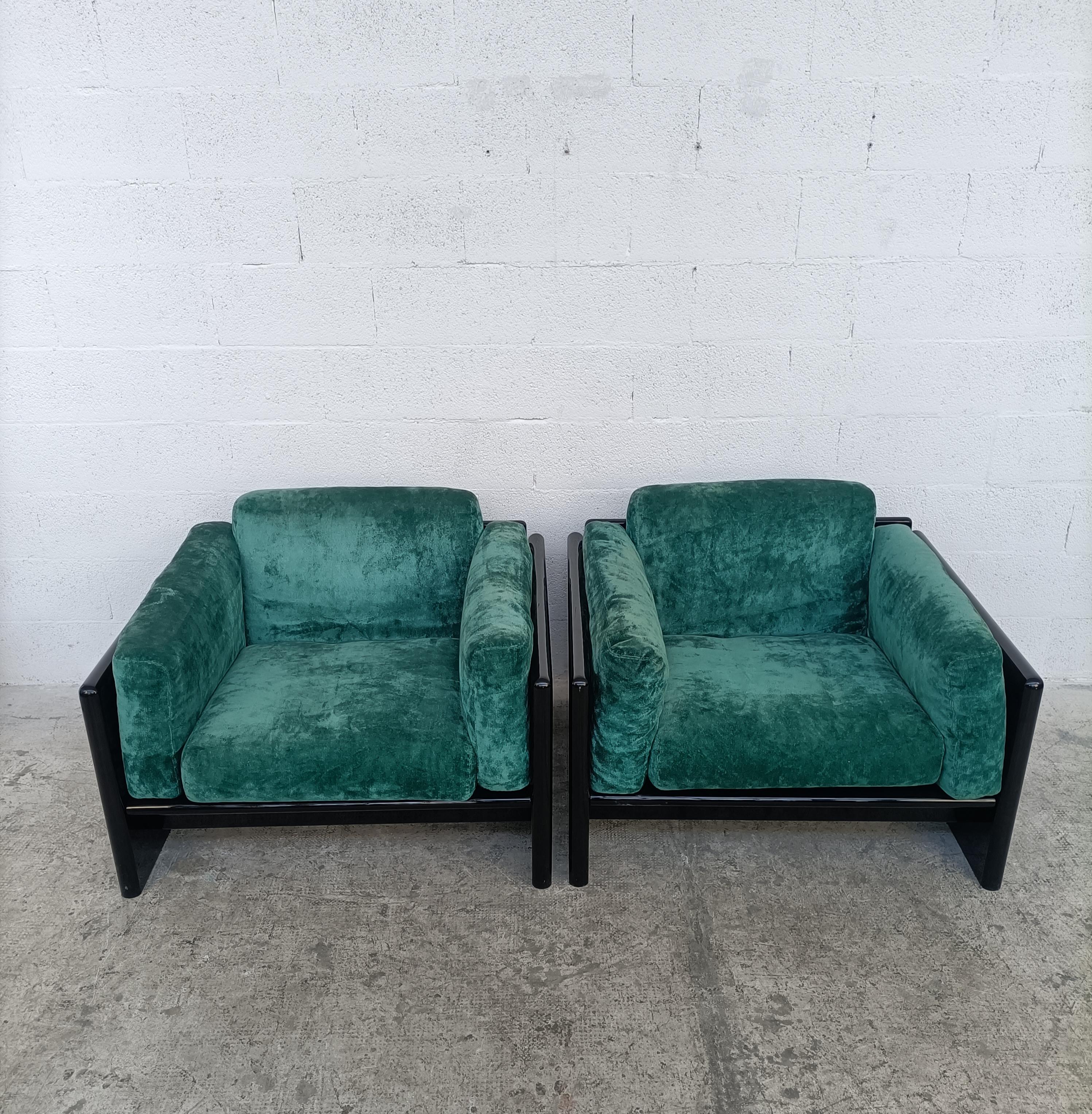 Late 20th Century 2 Lacquered and Green Velvet Simone Armchairs by Dino Gavina for Simon 70s