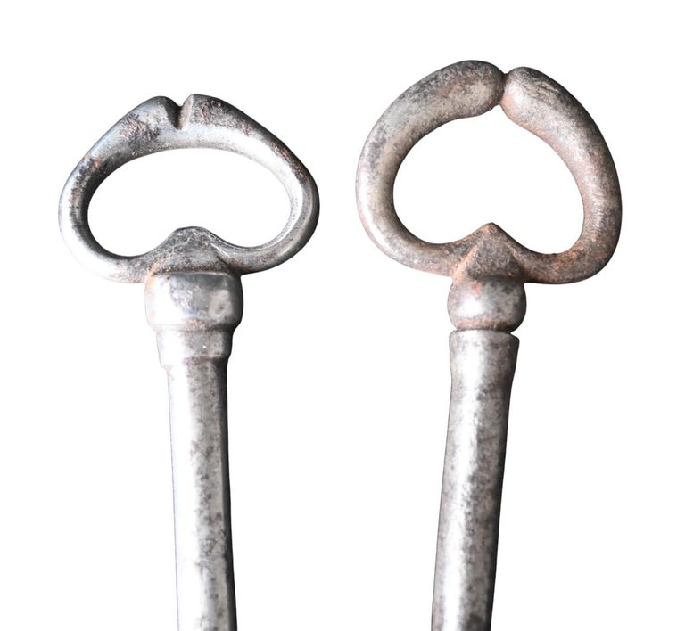 CLÉ ANCIENNE D'ÉPOQUE 18/19 éme siècle en fer forgé. Haute époque