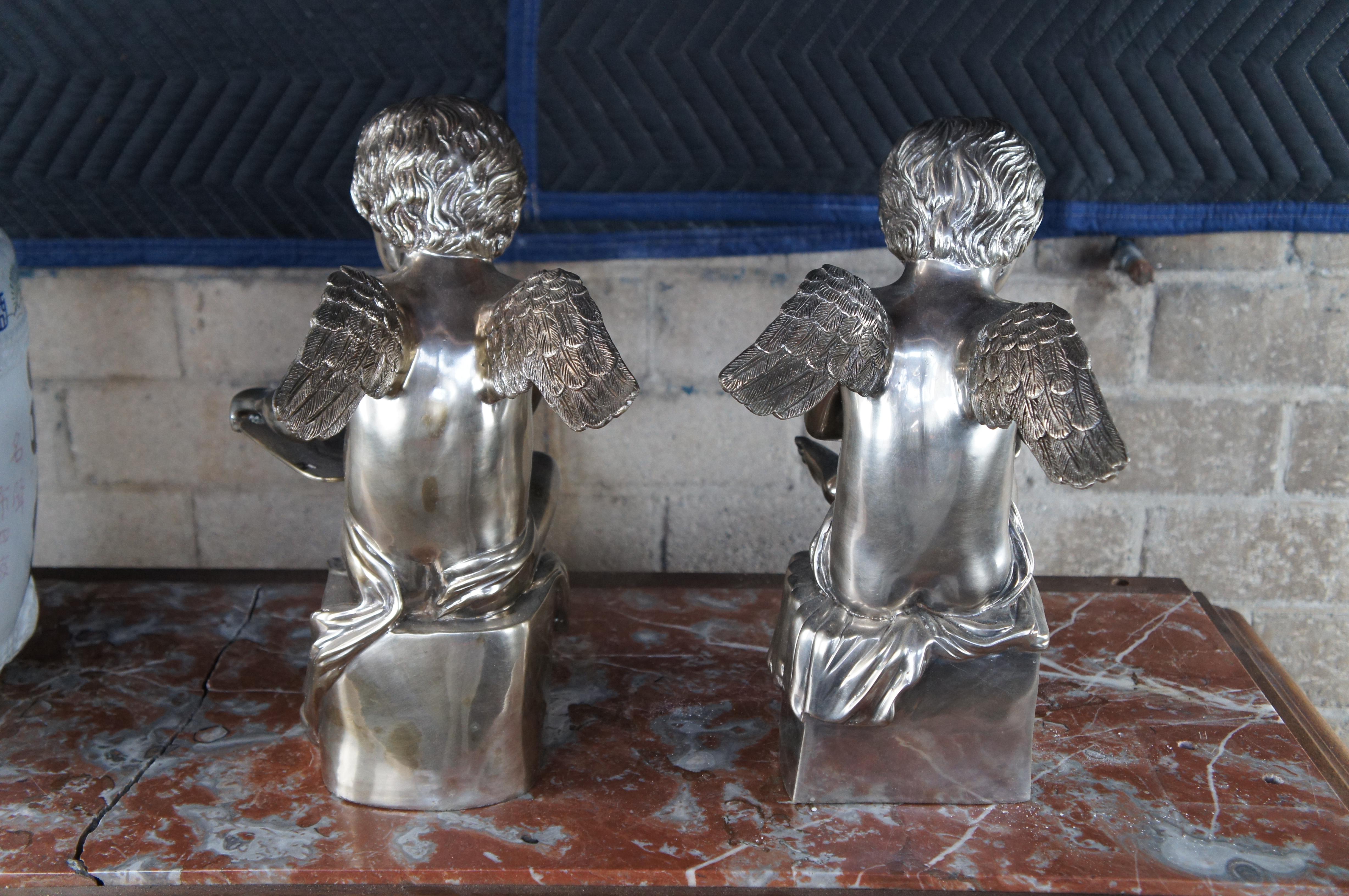 XX secolo 2 Grandi sculture neoclassiche d'argento in argento con figure di angeli e cherubini in vendita