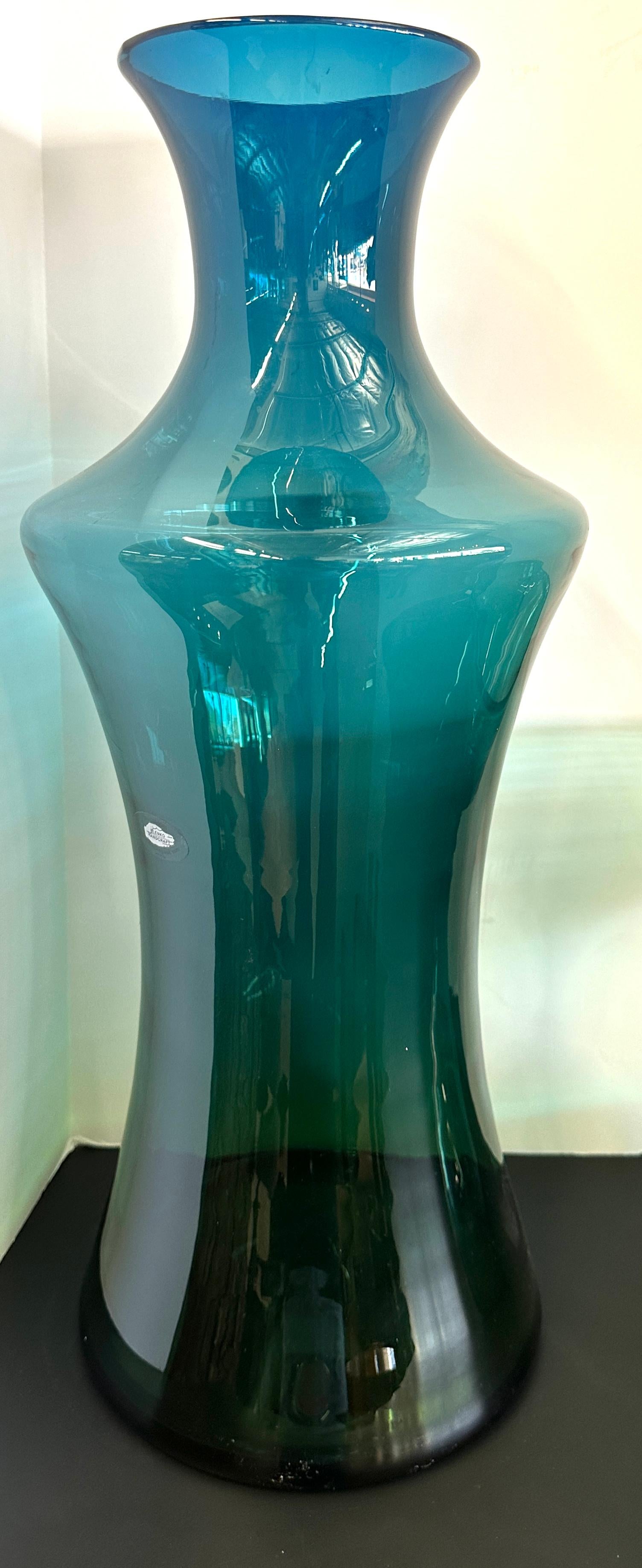 2 Piezas Grandes de Vidrio Azul Verde Turquesa Firmadas Blenko Hecho a mano en venta