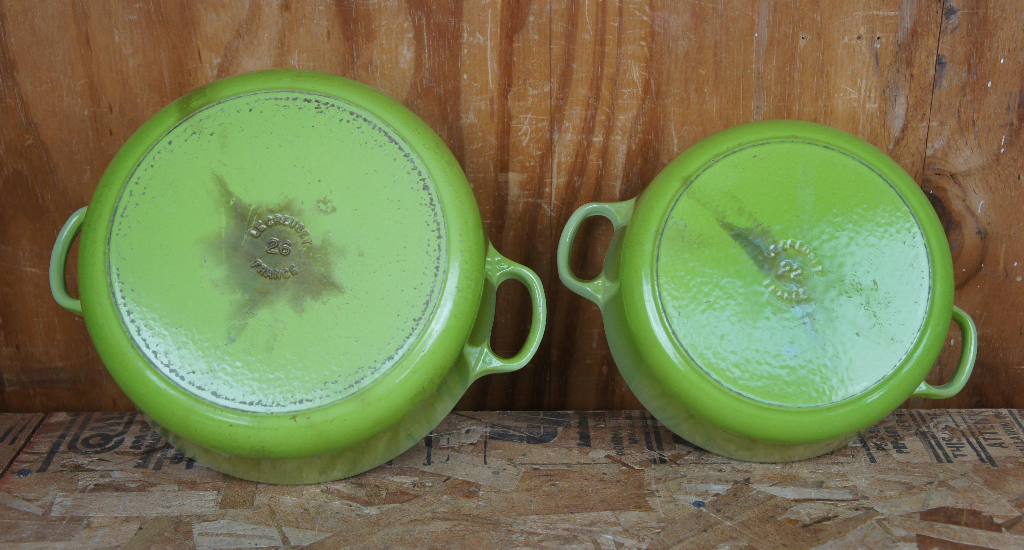 2 Le Creuset Cast Iron Green Enamel 5.5 3.5 Quart Round Dutch Oven 26 22 Lid  In Good Condition In Dayton, OH