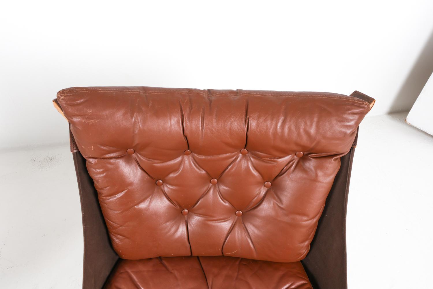 20ième siècle (2) Chaises longues en cuir et en Beeche par Georg Thams, Danemark Circa 1970's en vente