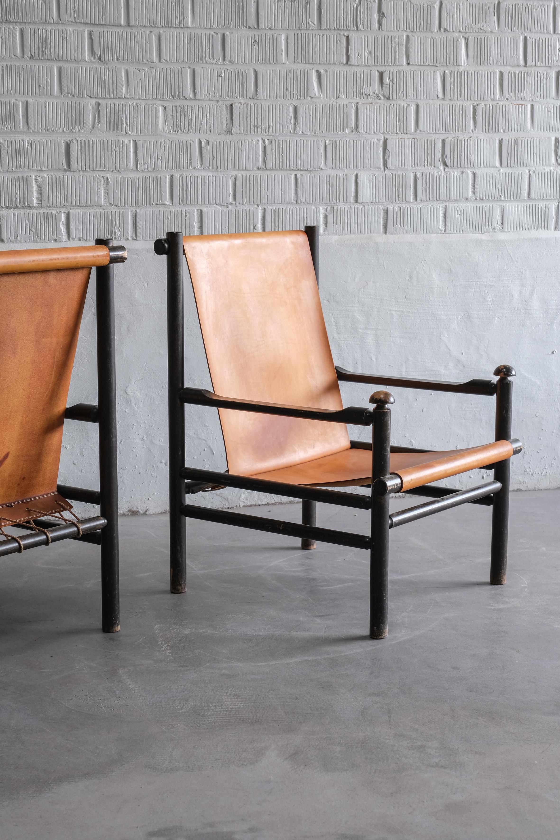 2 Leather Lounge Chairs, Italy, 1970 For Sale 6