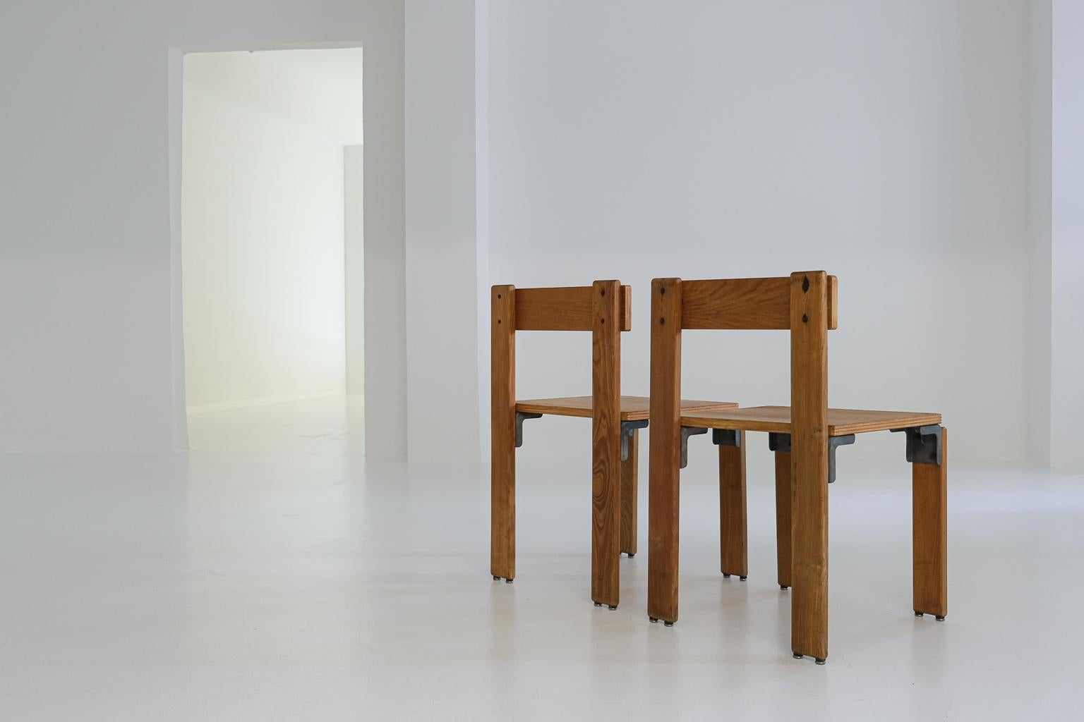 Late 20th Century 2 Les Carrats Chairs by Georges Candilis + Anja Blomstedt for Sentou, France