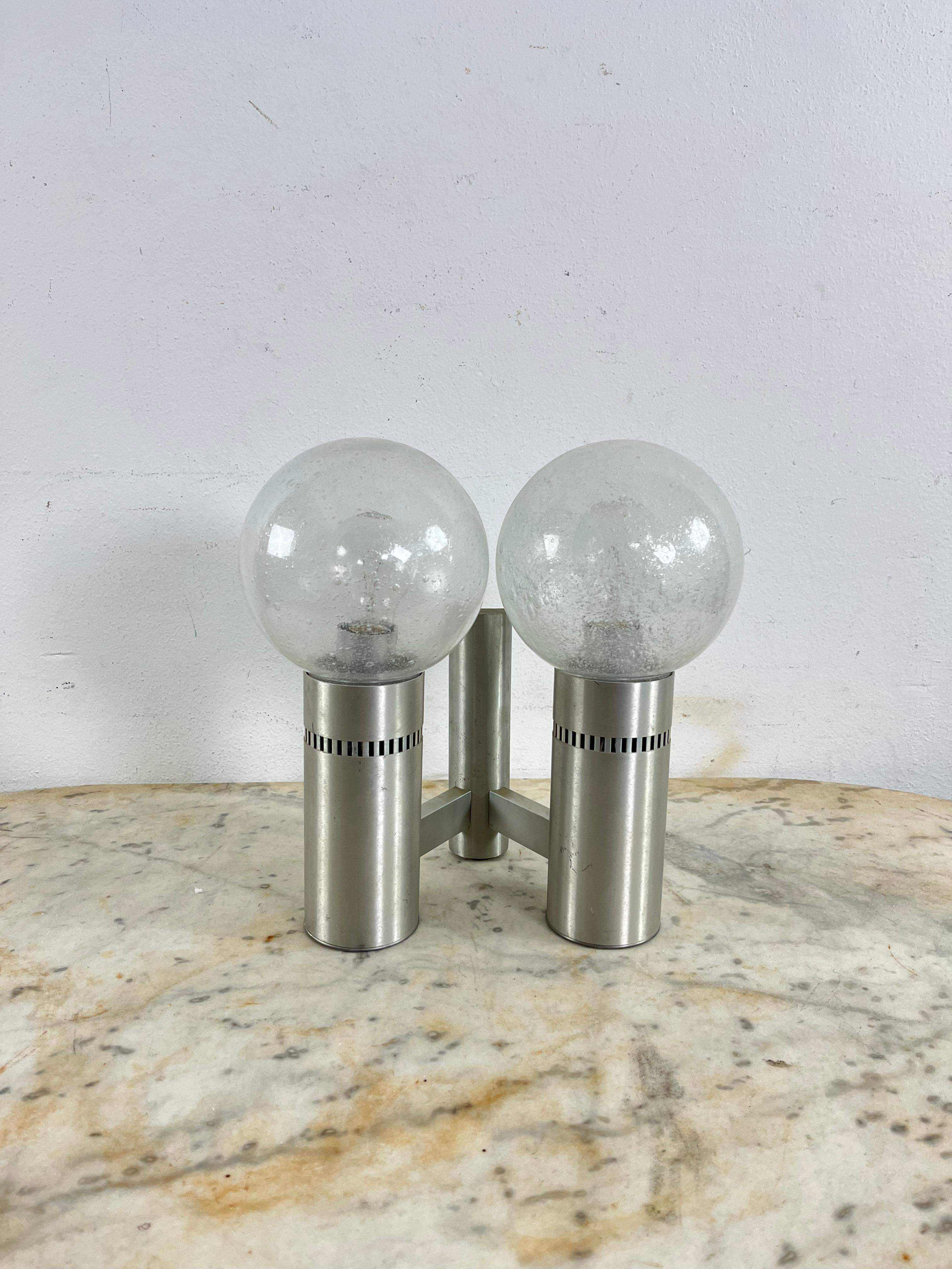 2-Light Brushed Steel And Glass Wall Lamp, Made in Italy 1970s In Good Condition For Sale In Palermo, IT