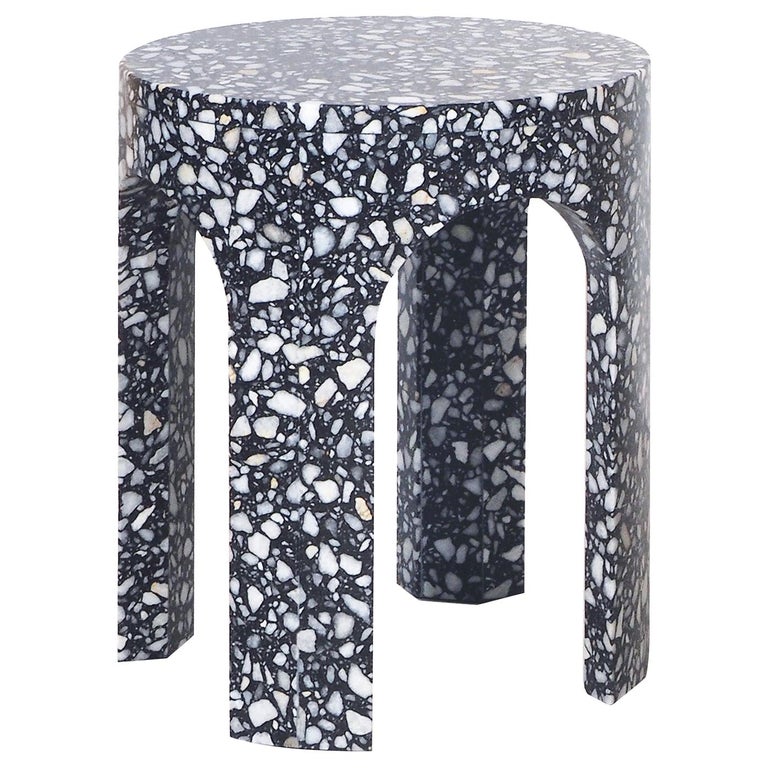 Loggia is a side table made in marble or resin terrazzo.
This is a set of 2 pieces.

A material, traditionally used in the Renaissance for the paving of the noble palaces, here is reinterpreted in the third dimension carved and carefully polished